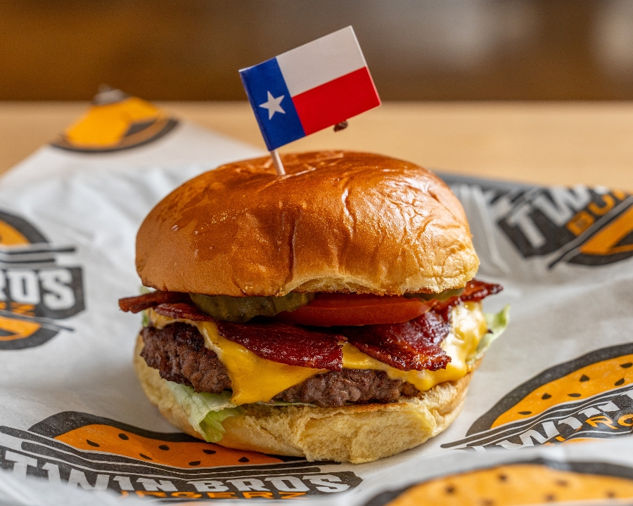 Floore's Country Store Bacon Burger