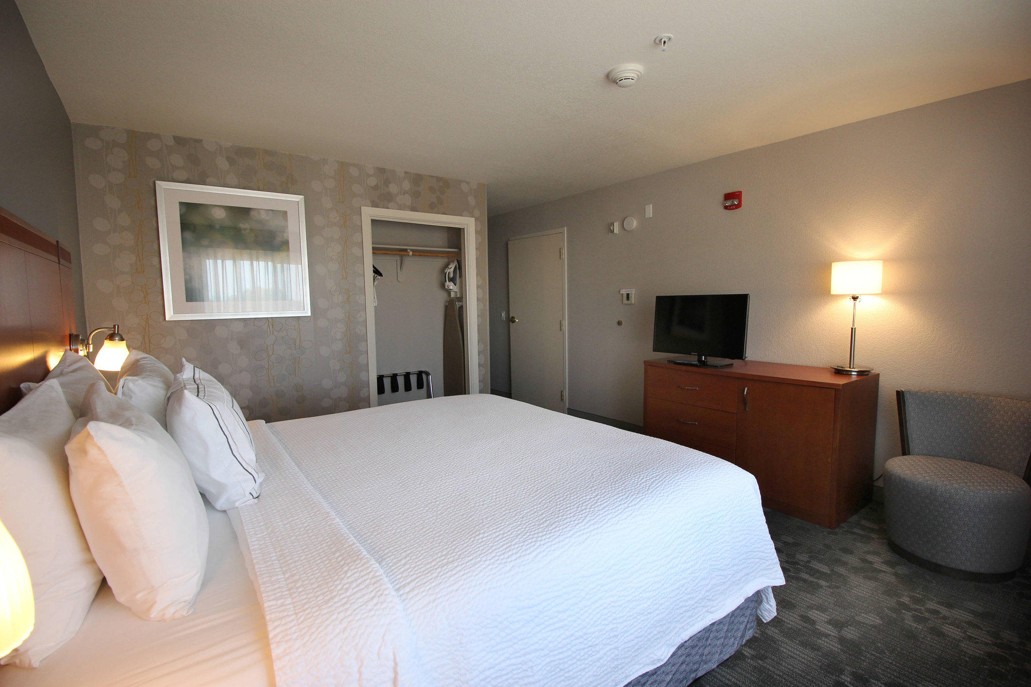 Courtyard by Marriott Merced Photo