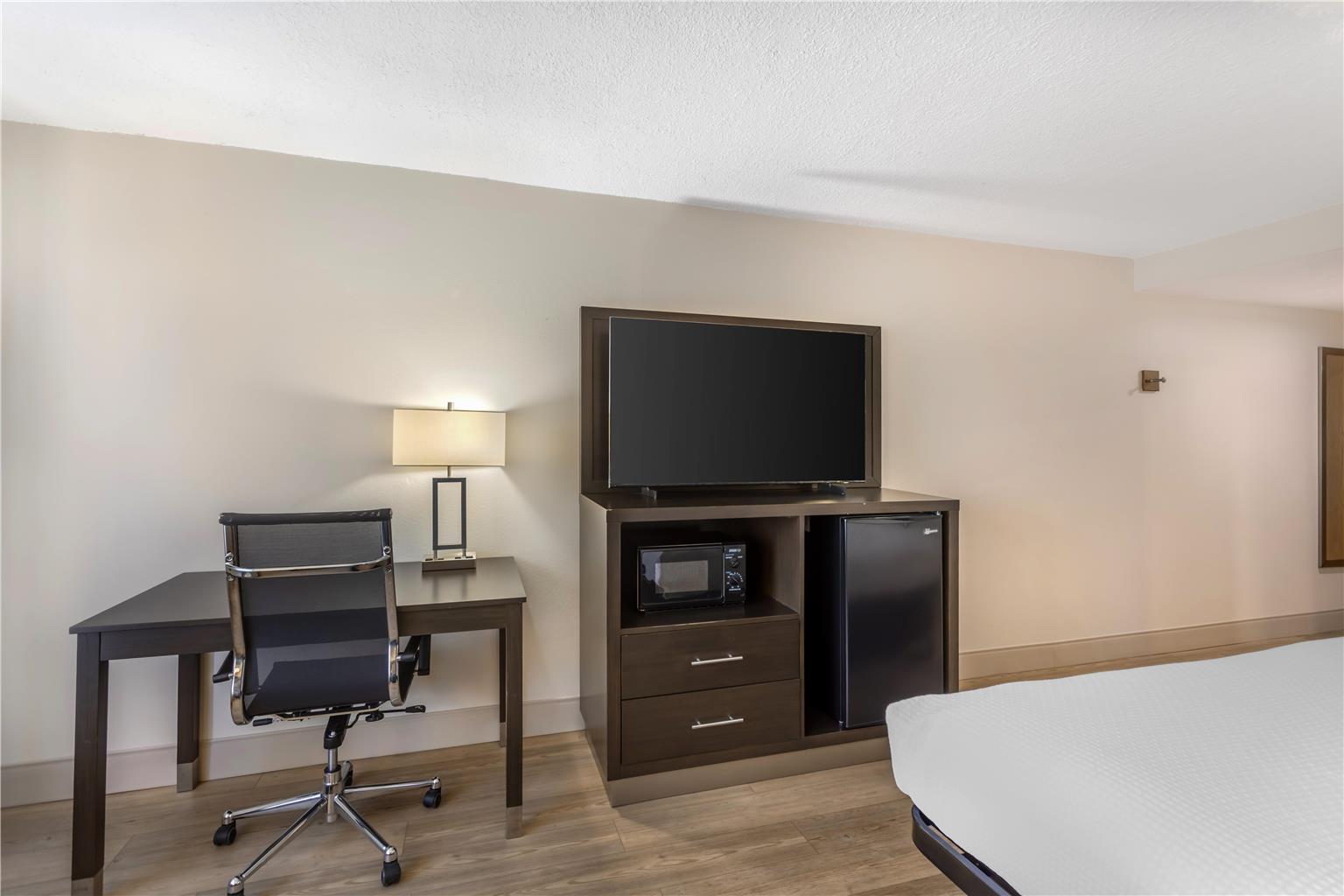 Best Western Plus Madison Image