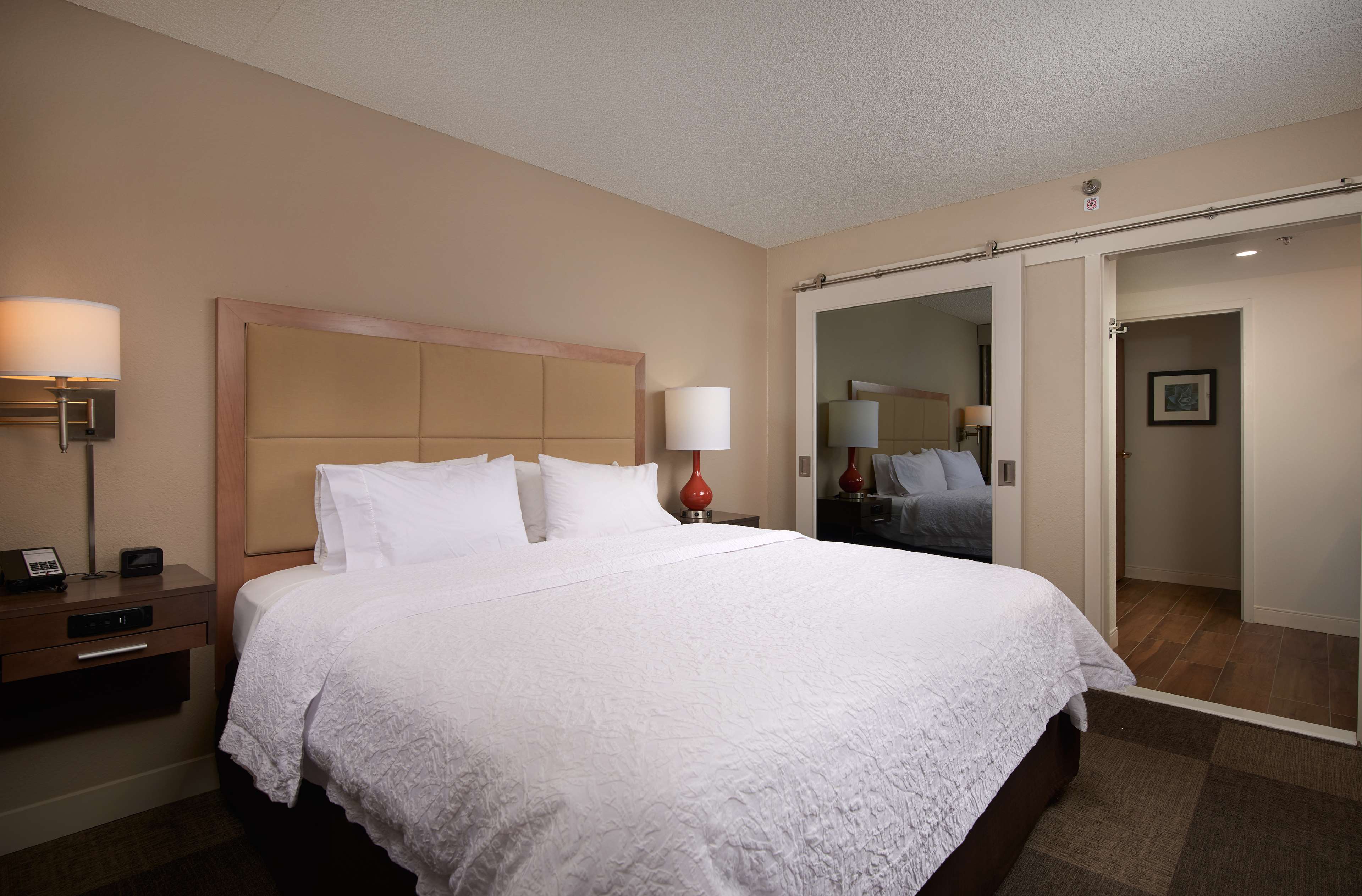 Hampton Inn & Suites Phoenix/Scottsdale Photo