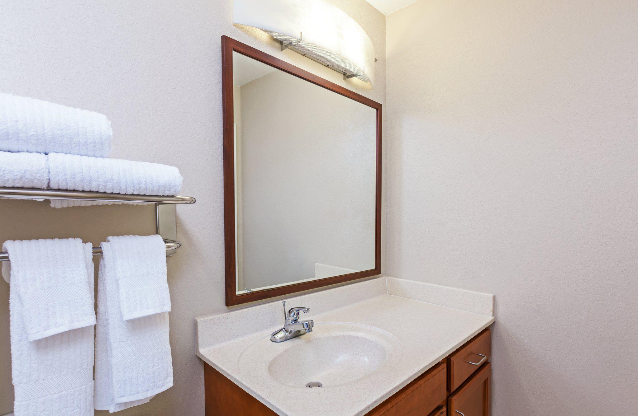 Candlewood Suites Owasso Photo