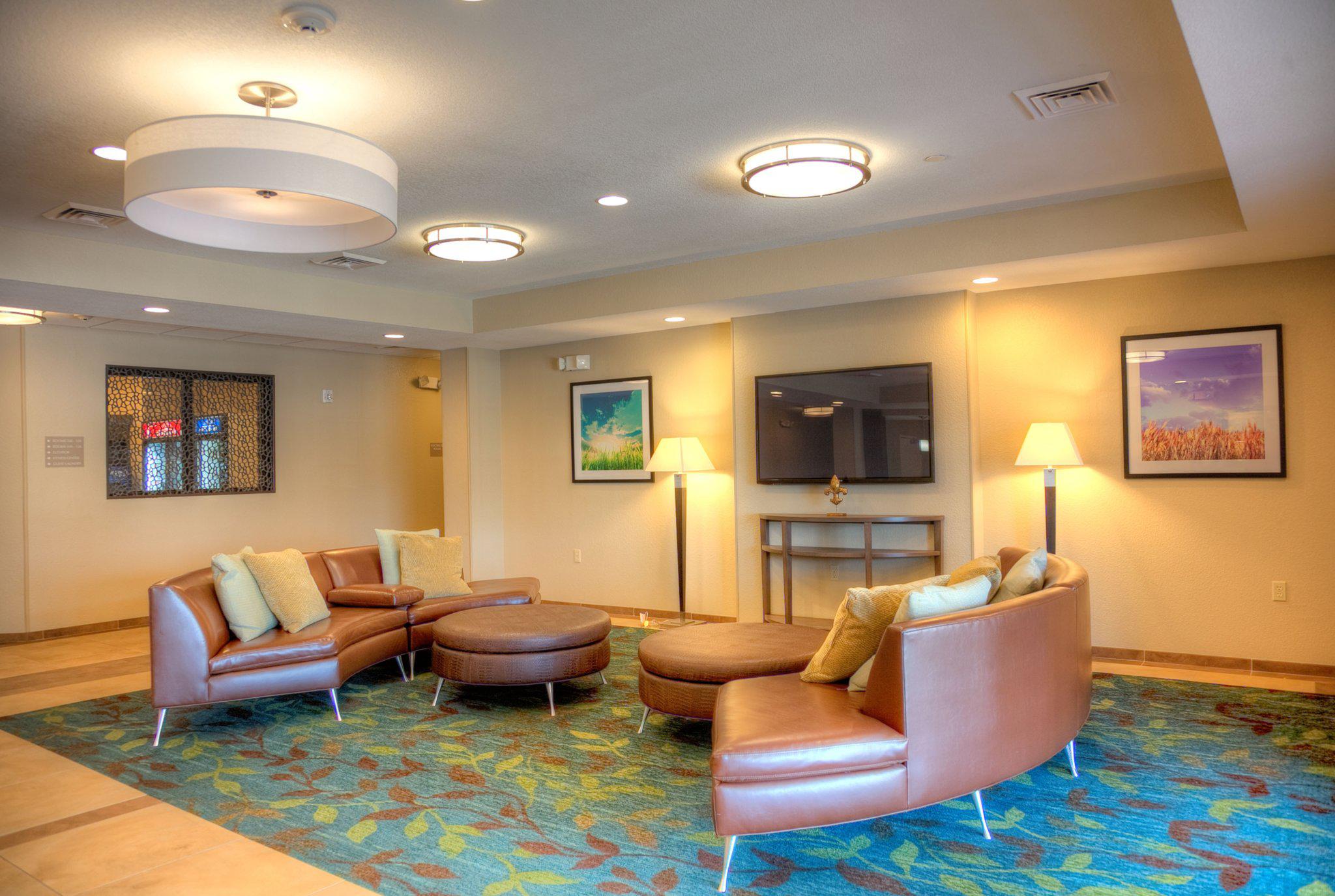 Candlewood Suites Alexandria Photo