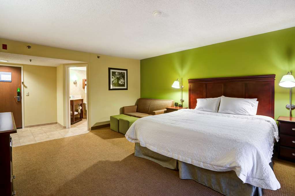 Hampton Inn Morgantown Image