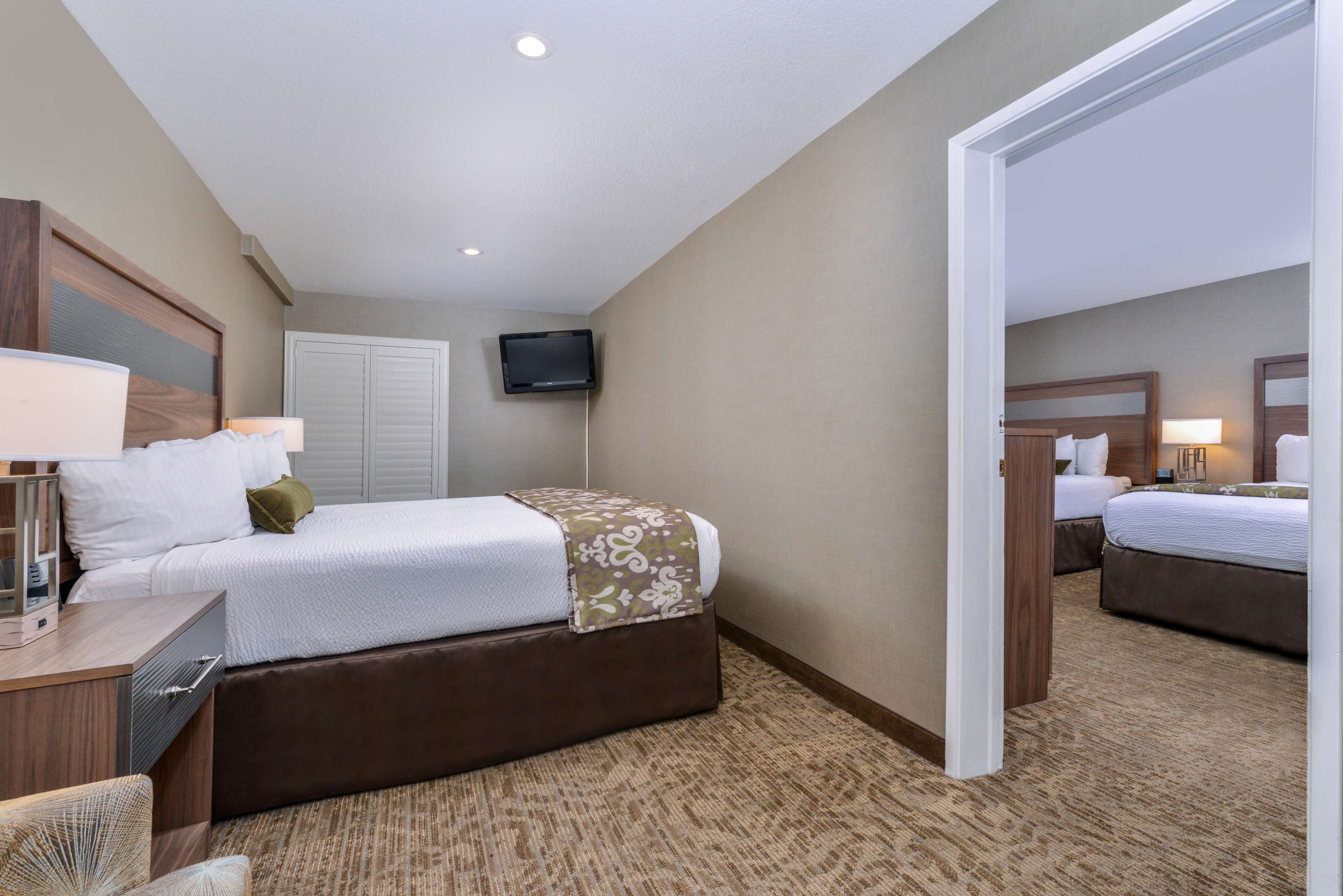 Best Western Plus Anaheim Inn Photo