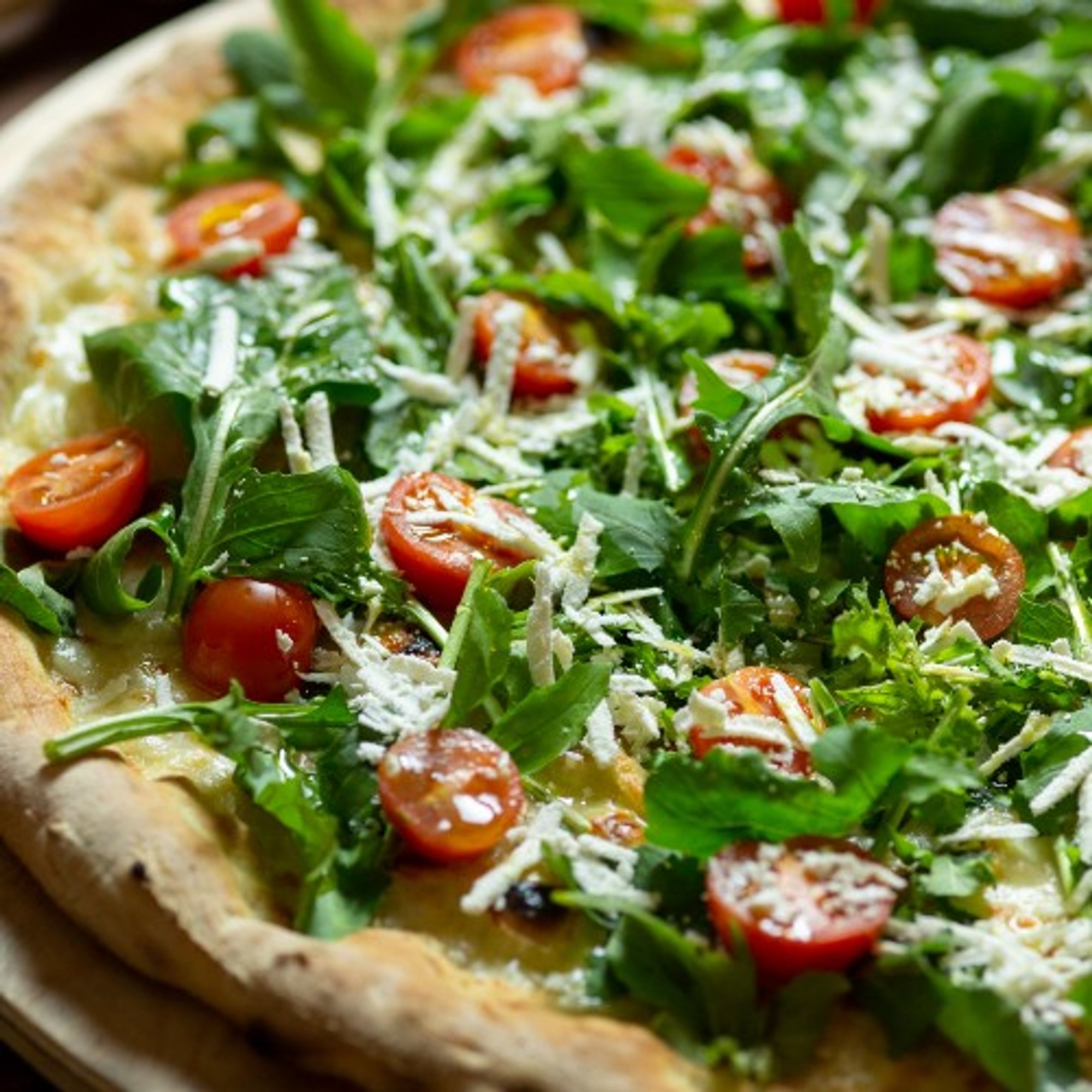 Sliced Tomato and Basil Pizza