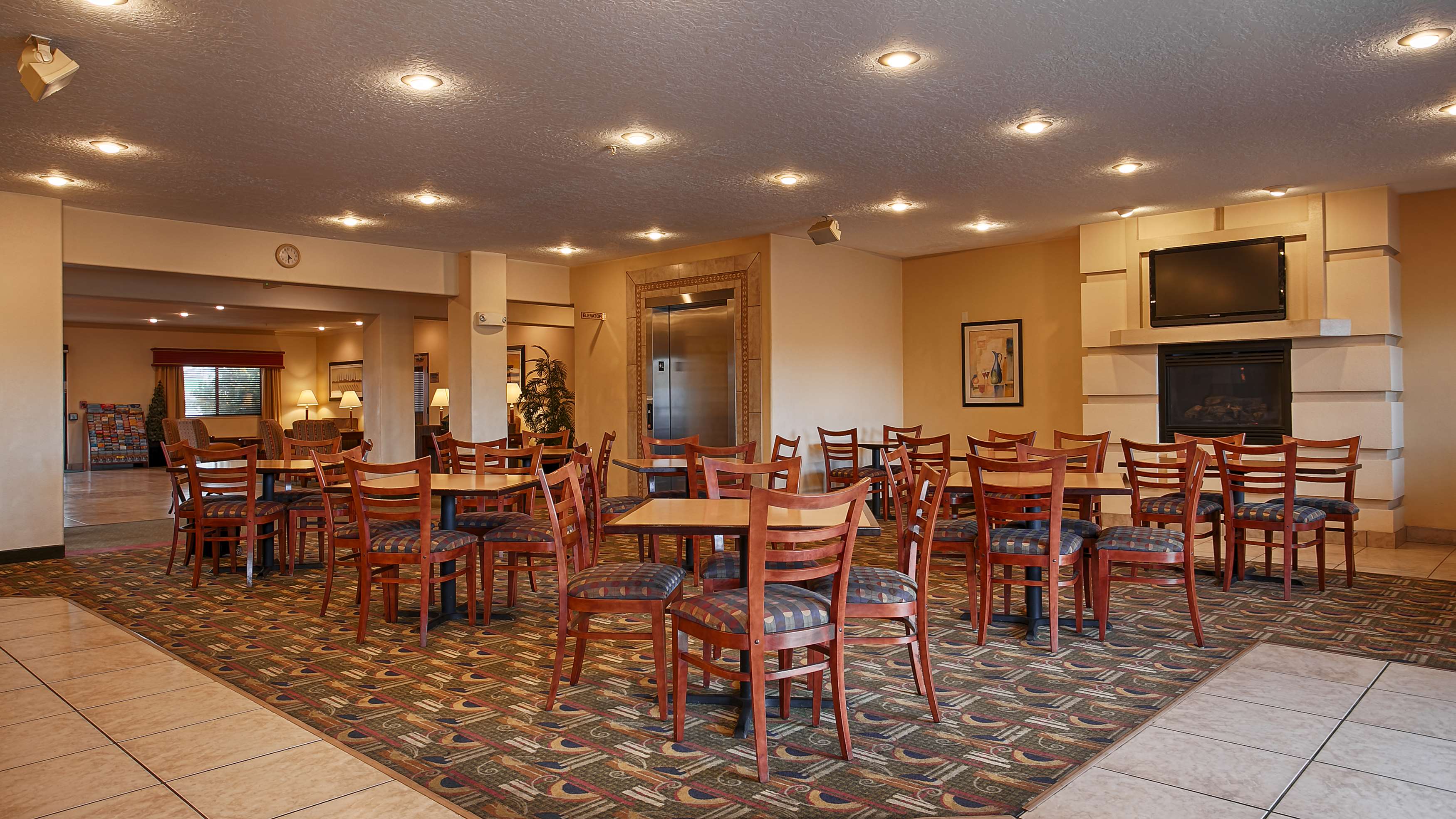 Best Western Plus Eagleridge Inn & Suites Photo