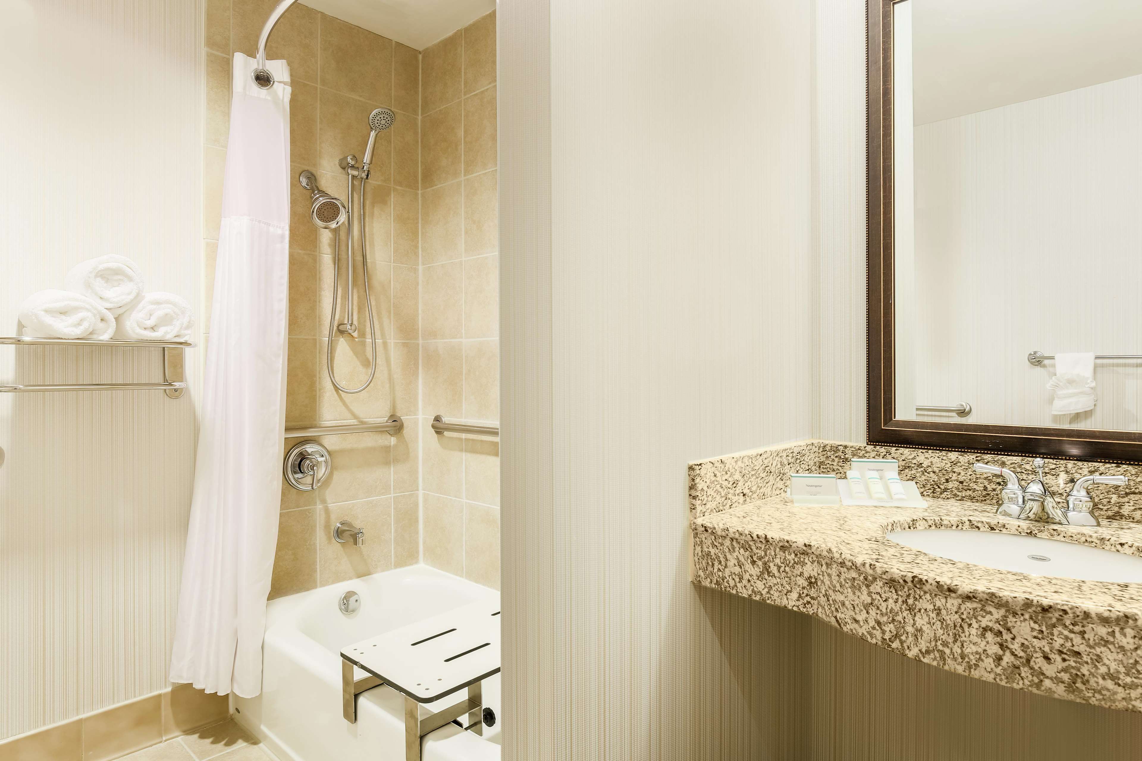 Hilton Garden Inn Dallas Lewisville Photo