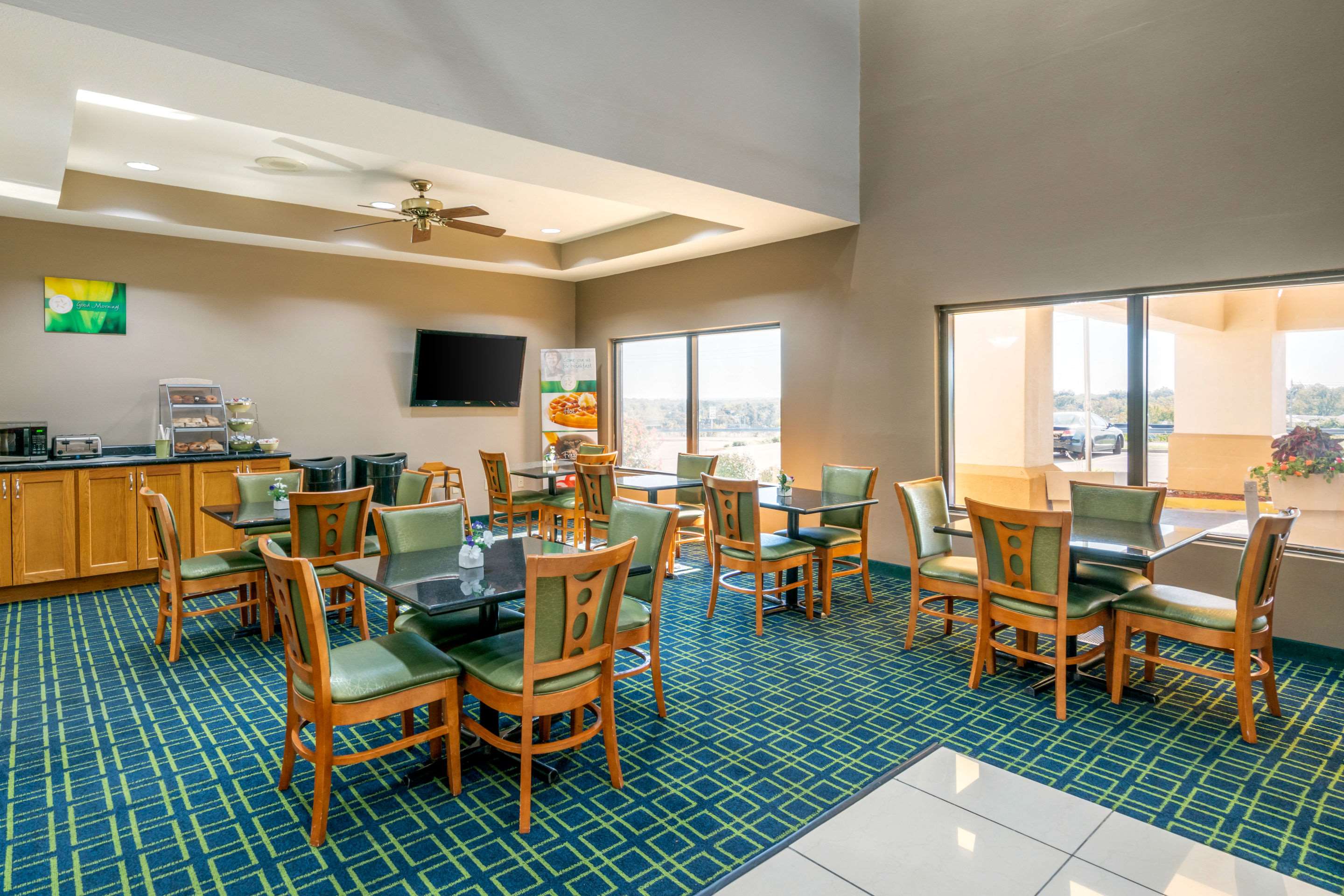 Quality Inn & Suites Jefferson City Photo