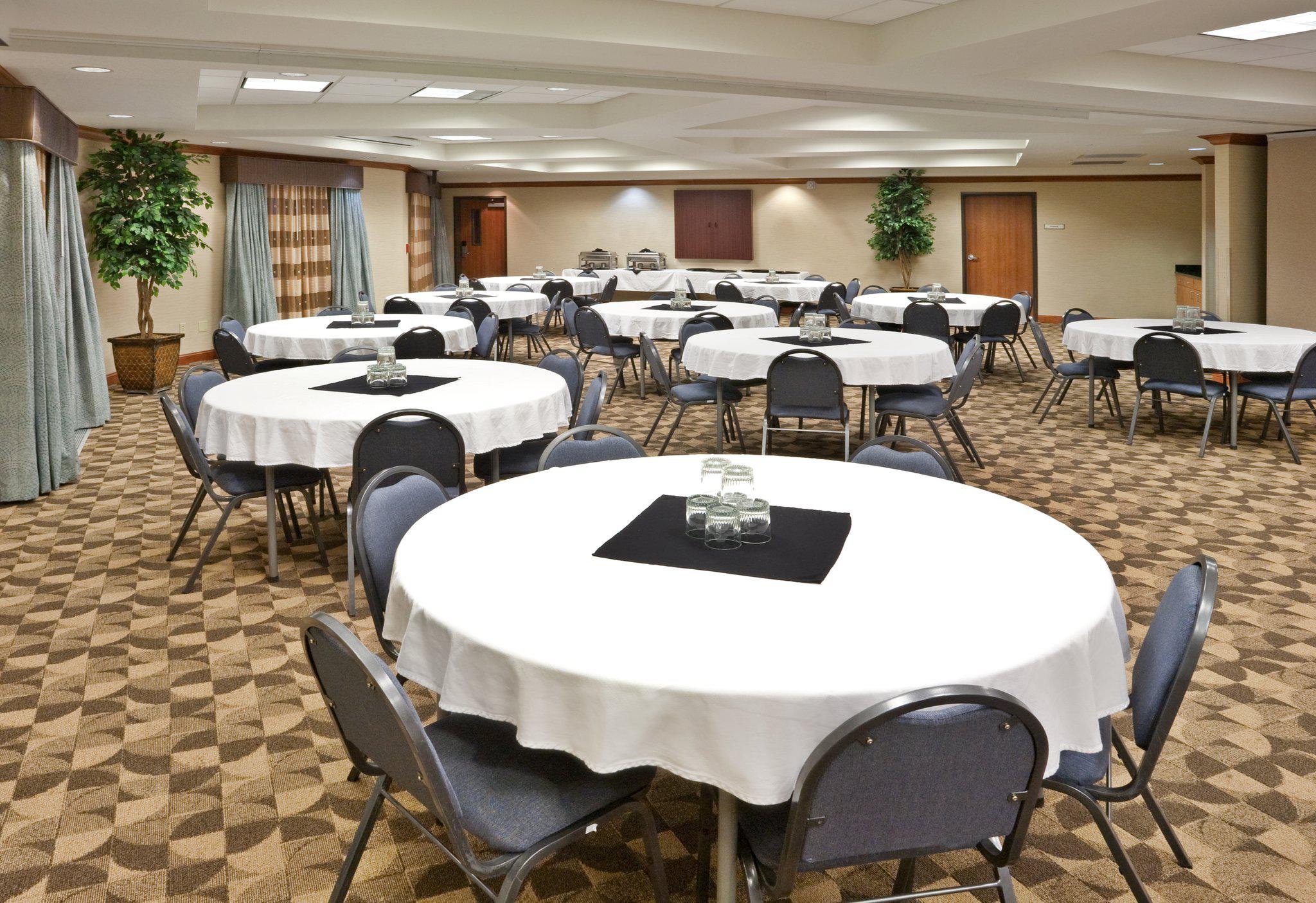 Holiday Inn Express & Suites Nampa - Idaho Center Photo