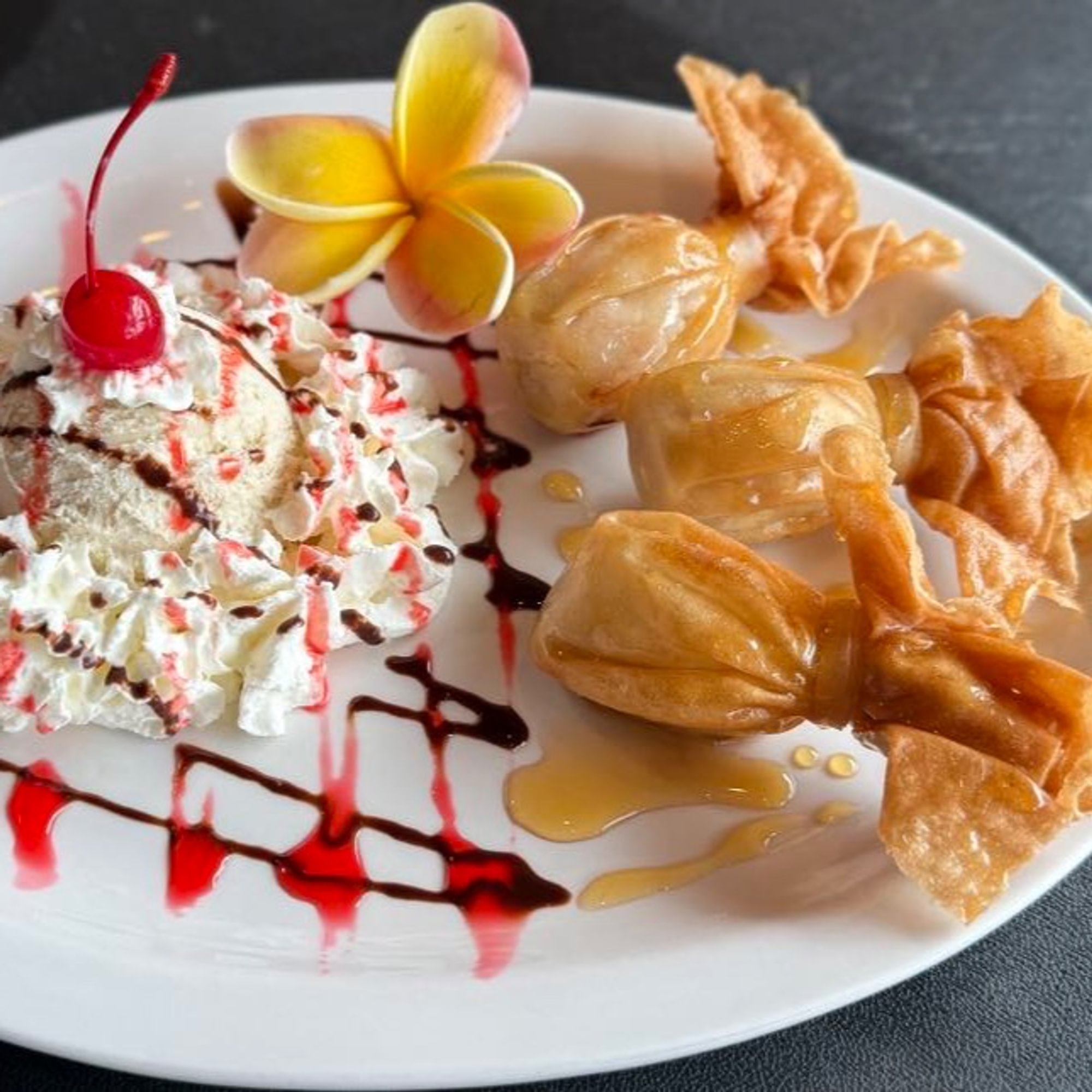 Fried Banana w/Ice Cream