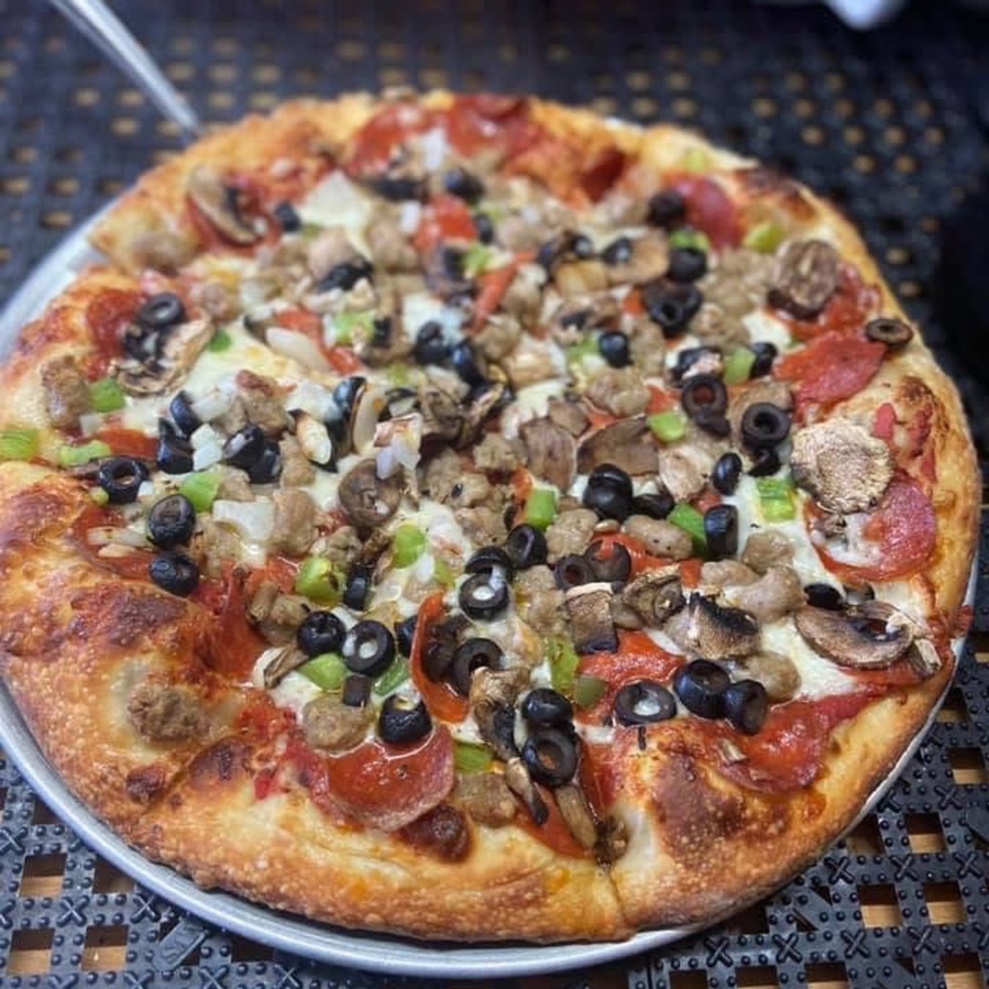 Vinny's Deluxe Pizza