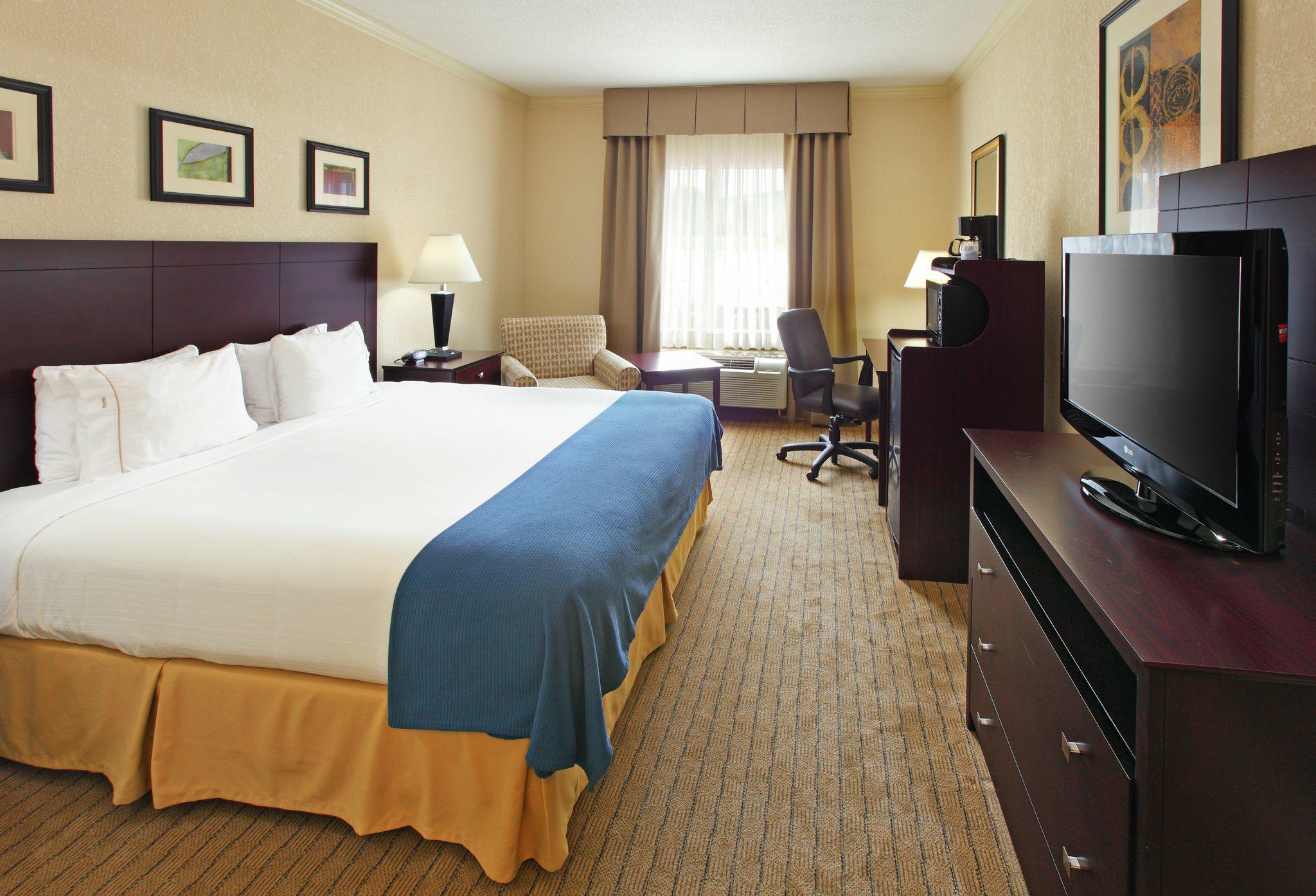 Holiday Inn Express Fort Smith Executive Park Photo