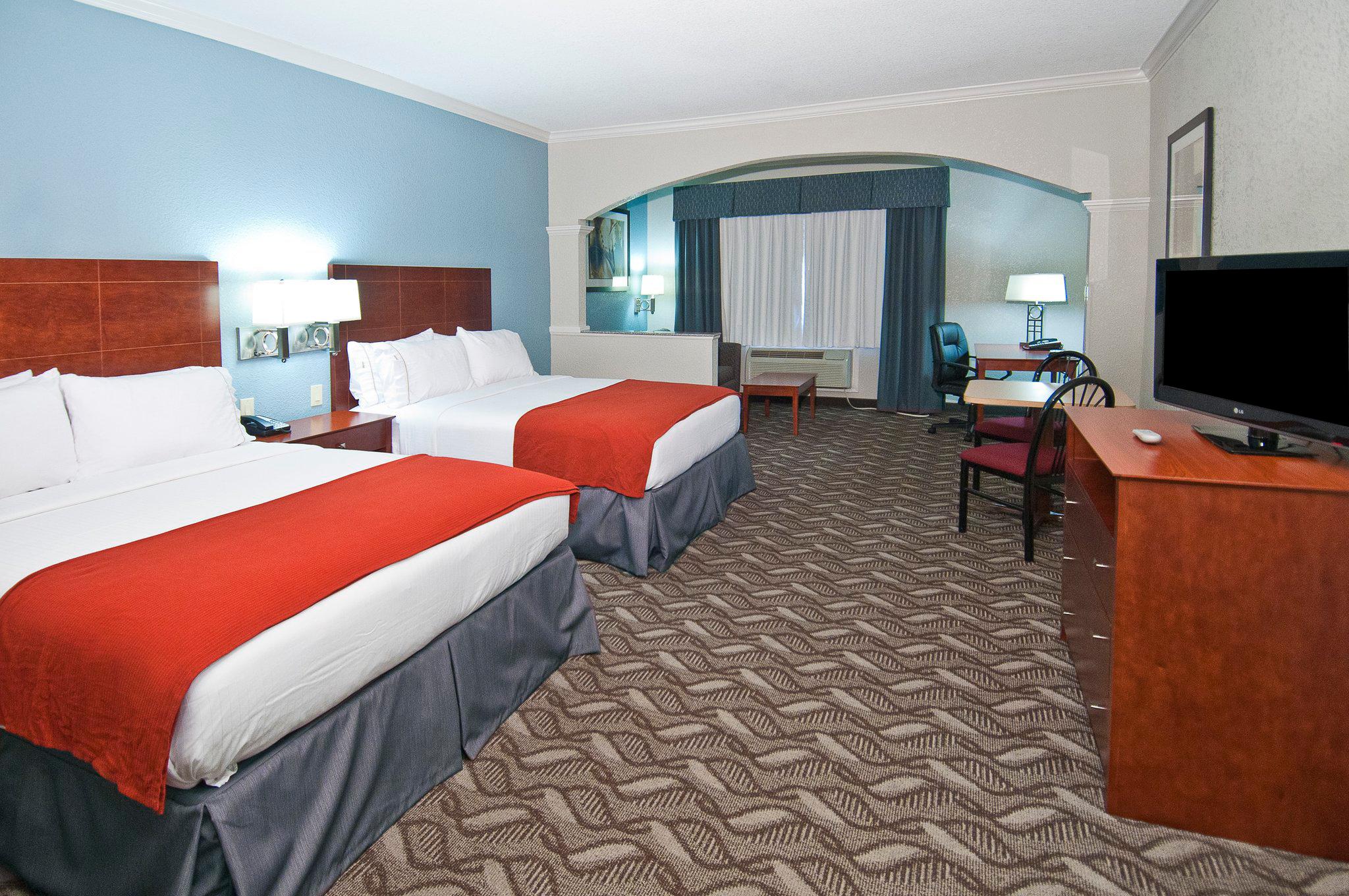 Holiday Inn Express & Suites Lake Charles Photo