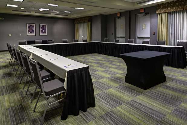 Images Hilton Garden Inn Overland Park