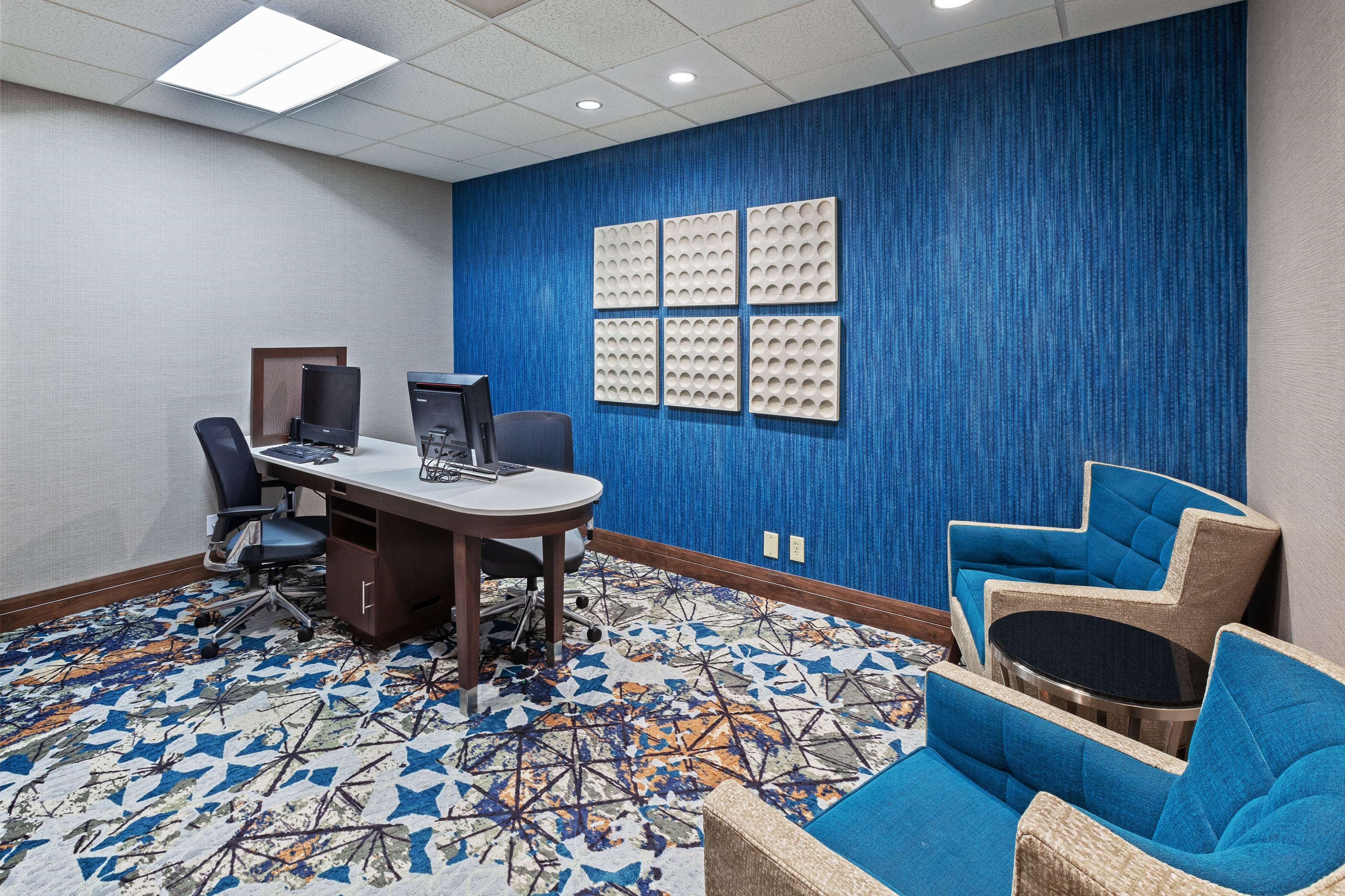 Homewood Suites by Hilton Greensboro Photo