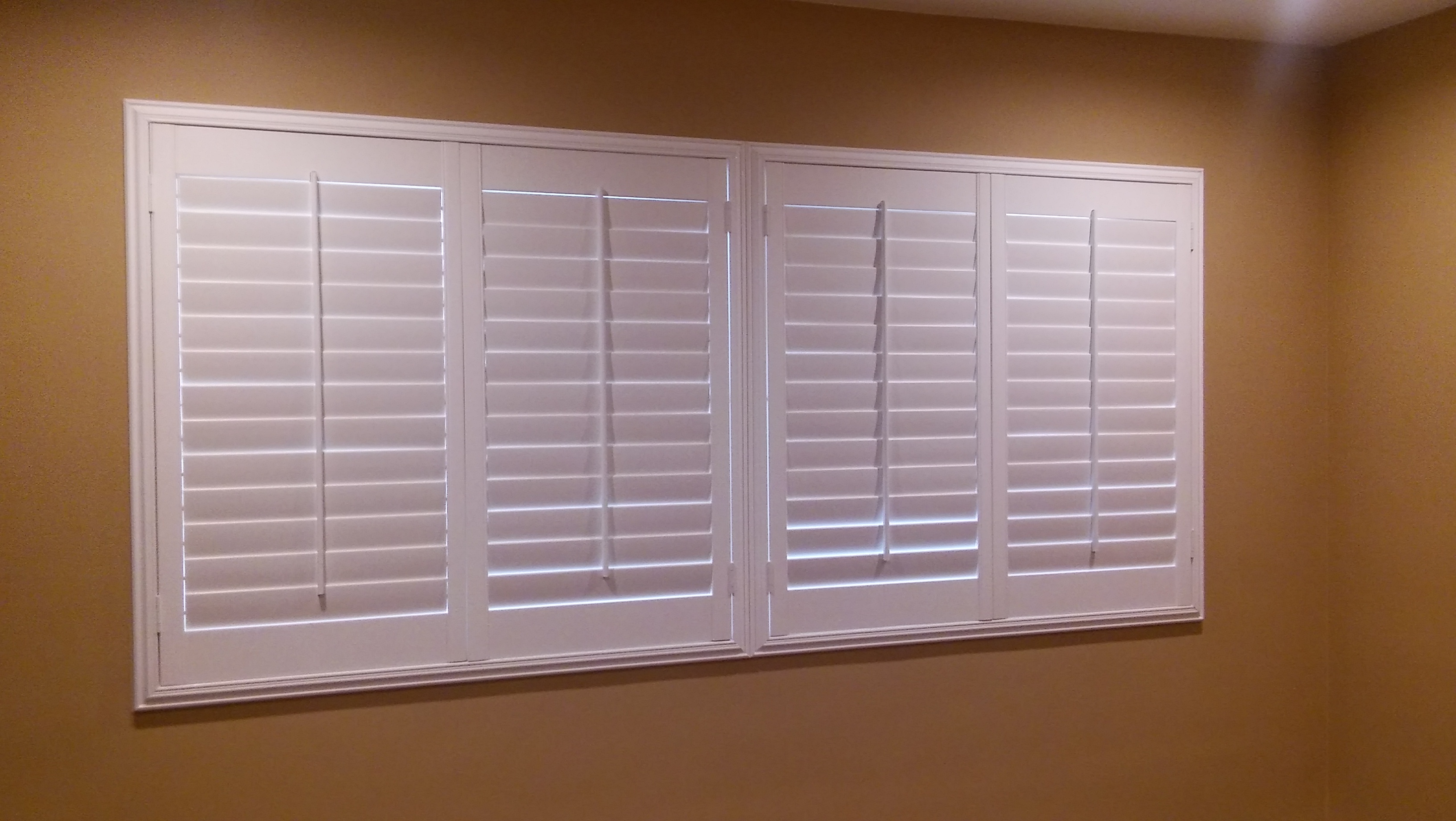 Ramiro's shutters Image