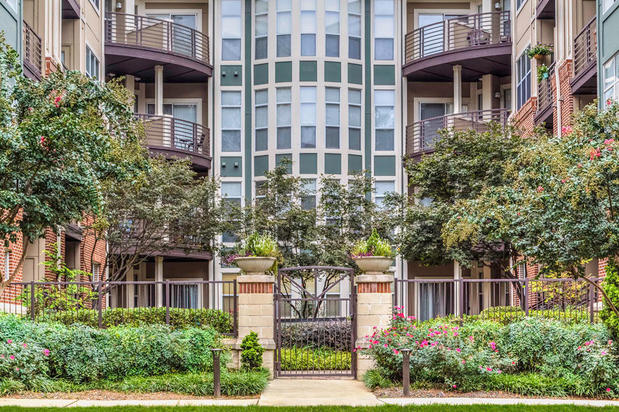 Images Camden Dilworth Apartments