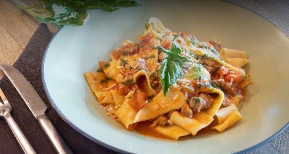 Pappardelle Ragu e pesto