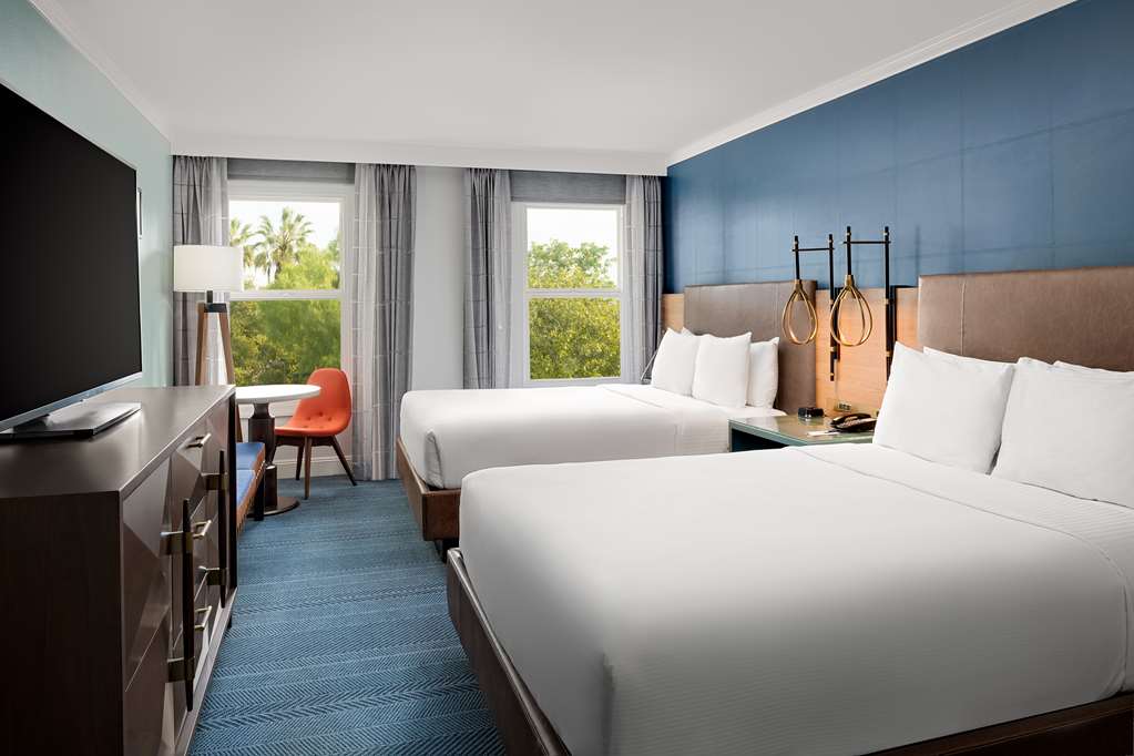 Hayes Mansion San Jose, Curio Collection by Hilton Image