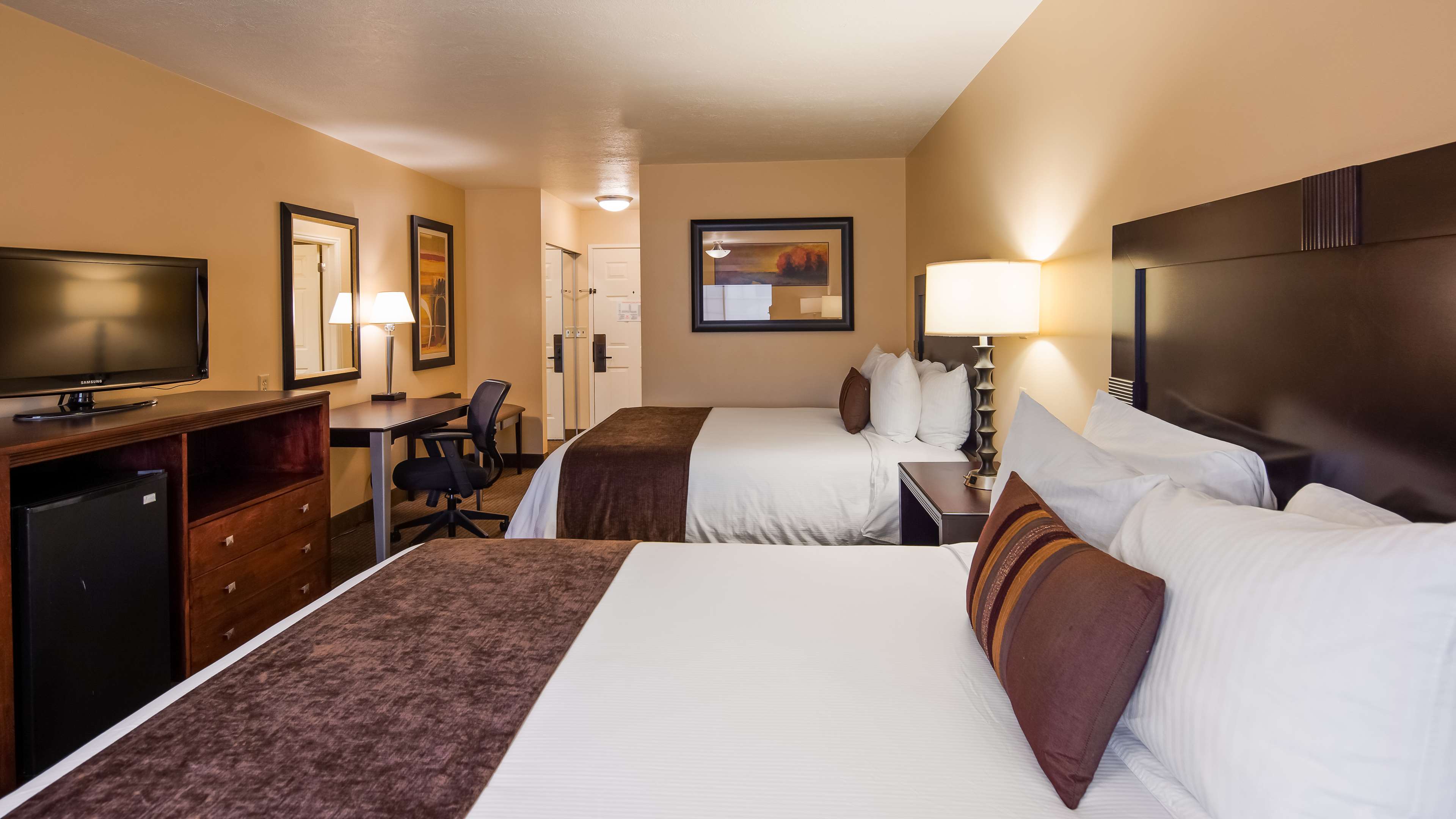 Best Western Plus CottonTree Inn Photo