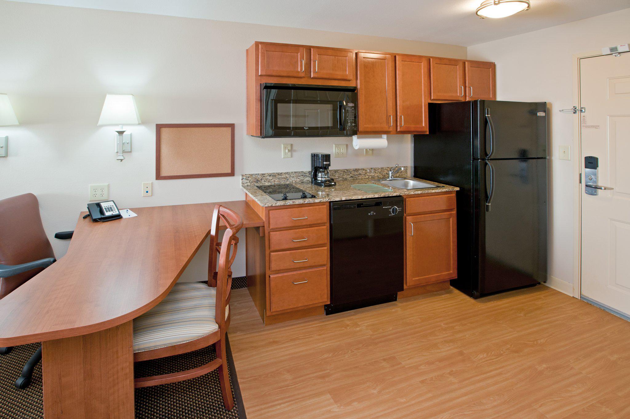 Candlewood Suites Lafayette Photo