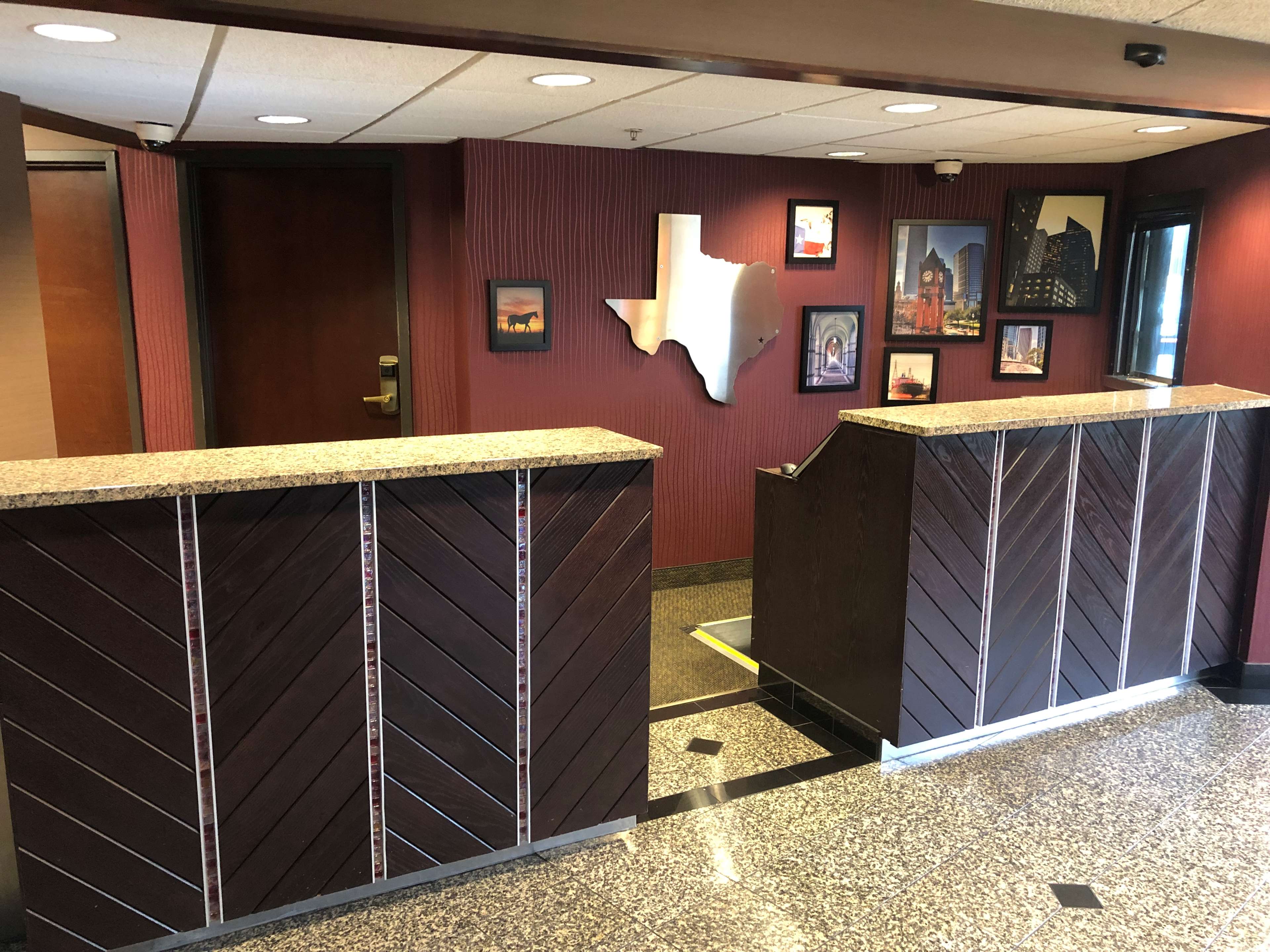 SureStay Plus Hotel by Best Western Houston Energy Corridor Photo