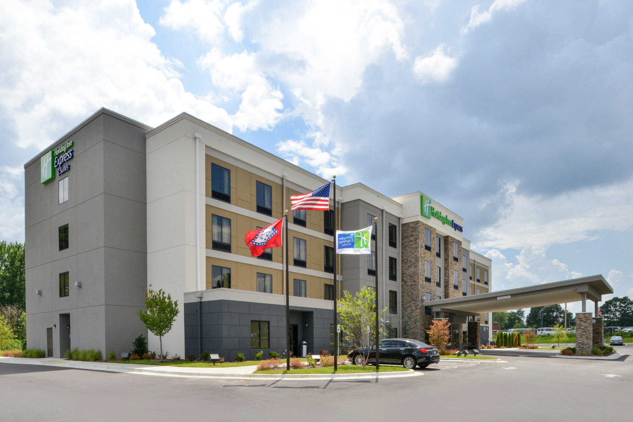 Holiday Inn Express & Suites Bryant - Benton Area Photo