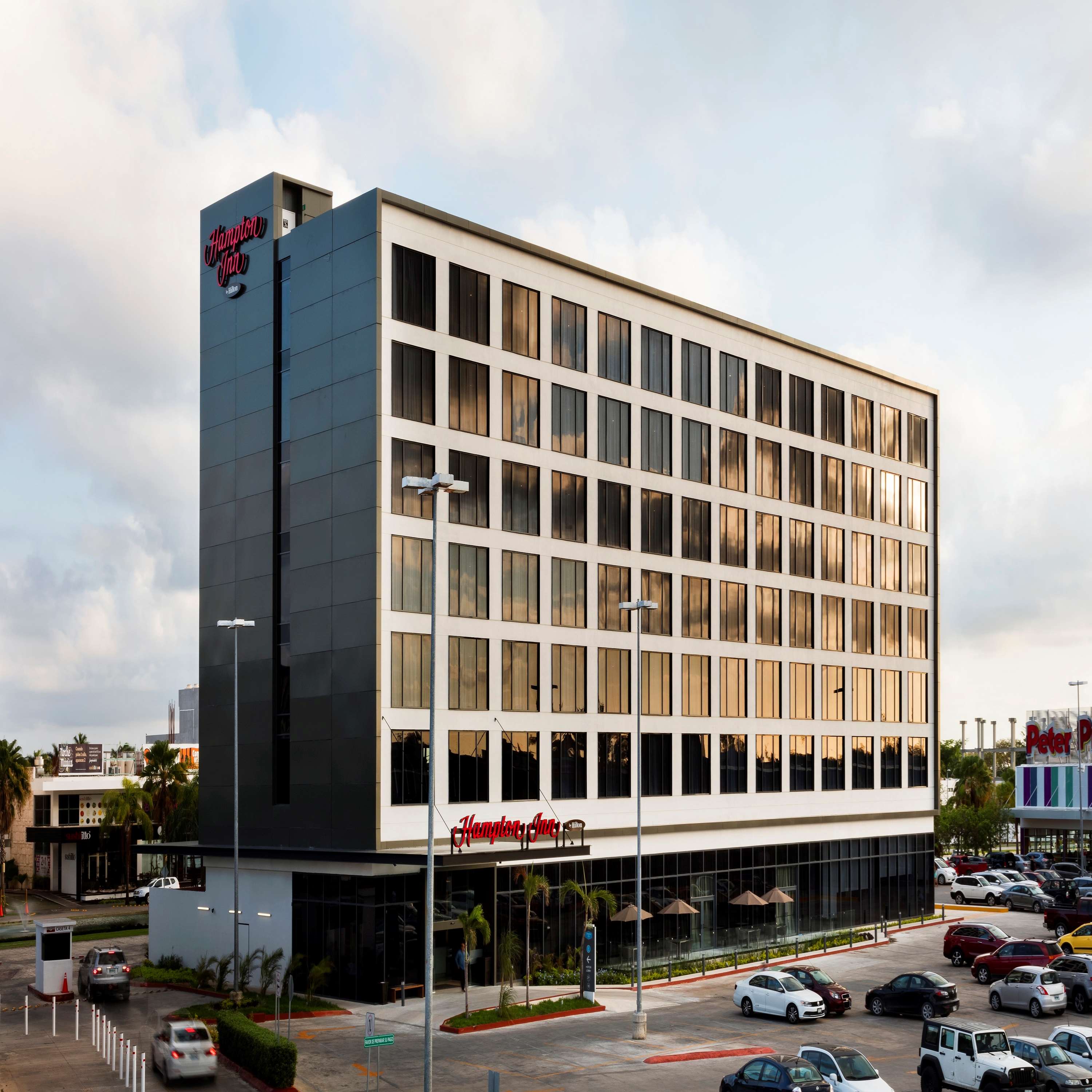 Images Hampton Inn by Hilton Cancun Cumbres