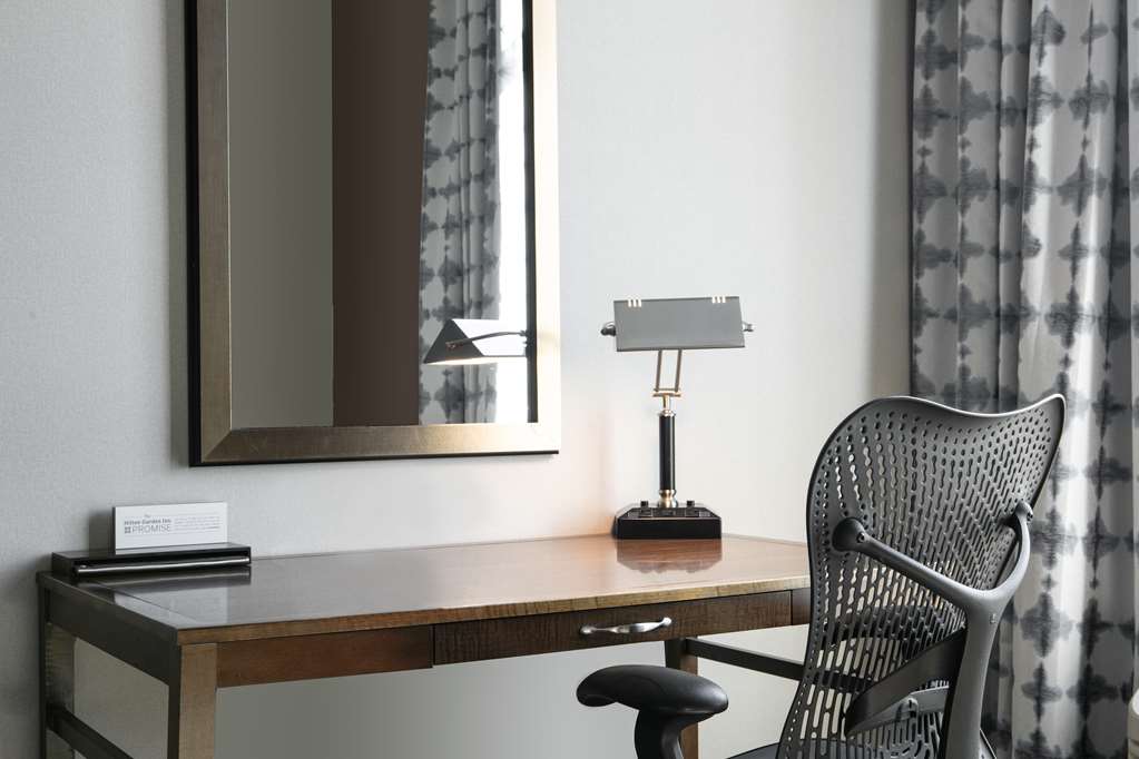 Hilton Garden Inn Manhattan Image