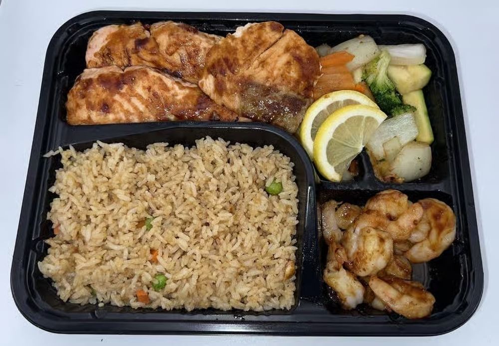 HL12. Salmon & Shrimp (6 pcs) Hibachi Lunch