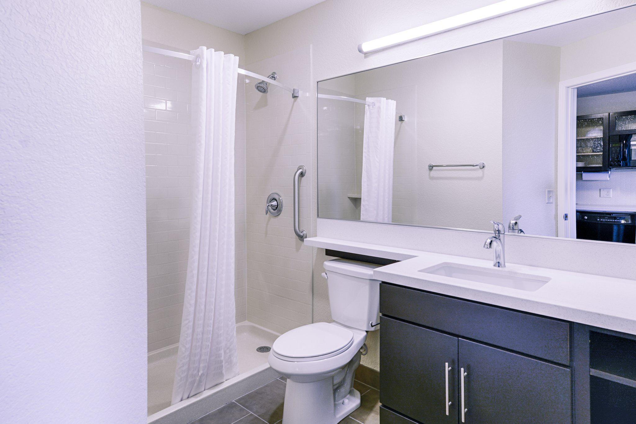 Candlewood Suites Lakeville I-35 Photo