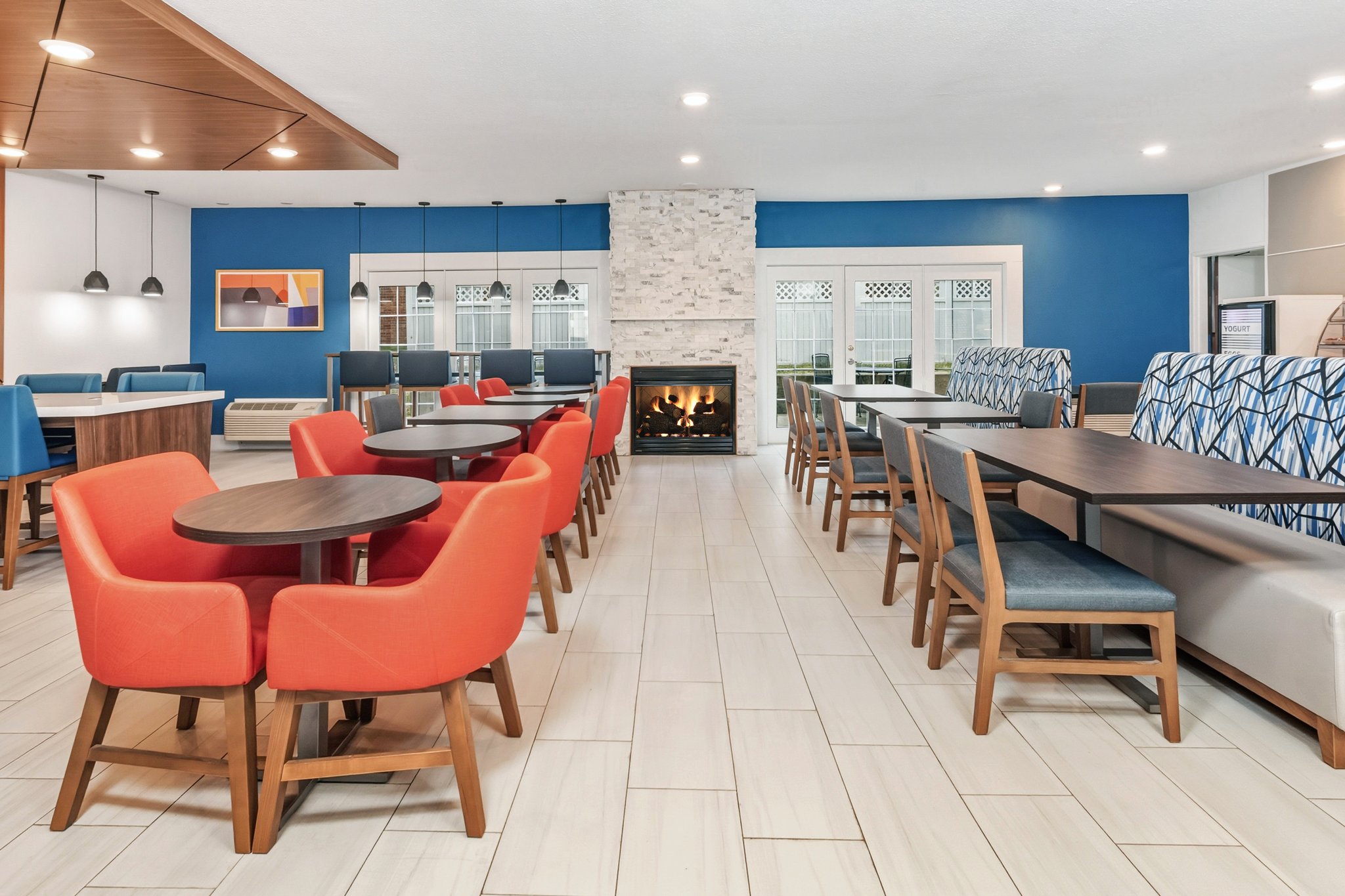 Holiday Inn Express & Suites Bloomington - Normal by IHG Image