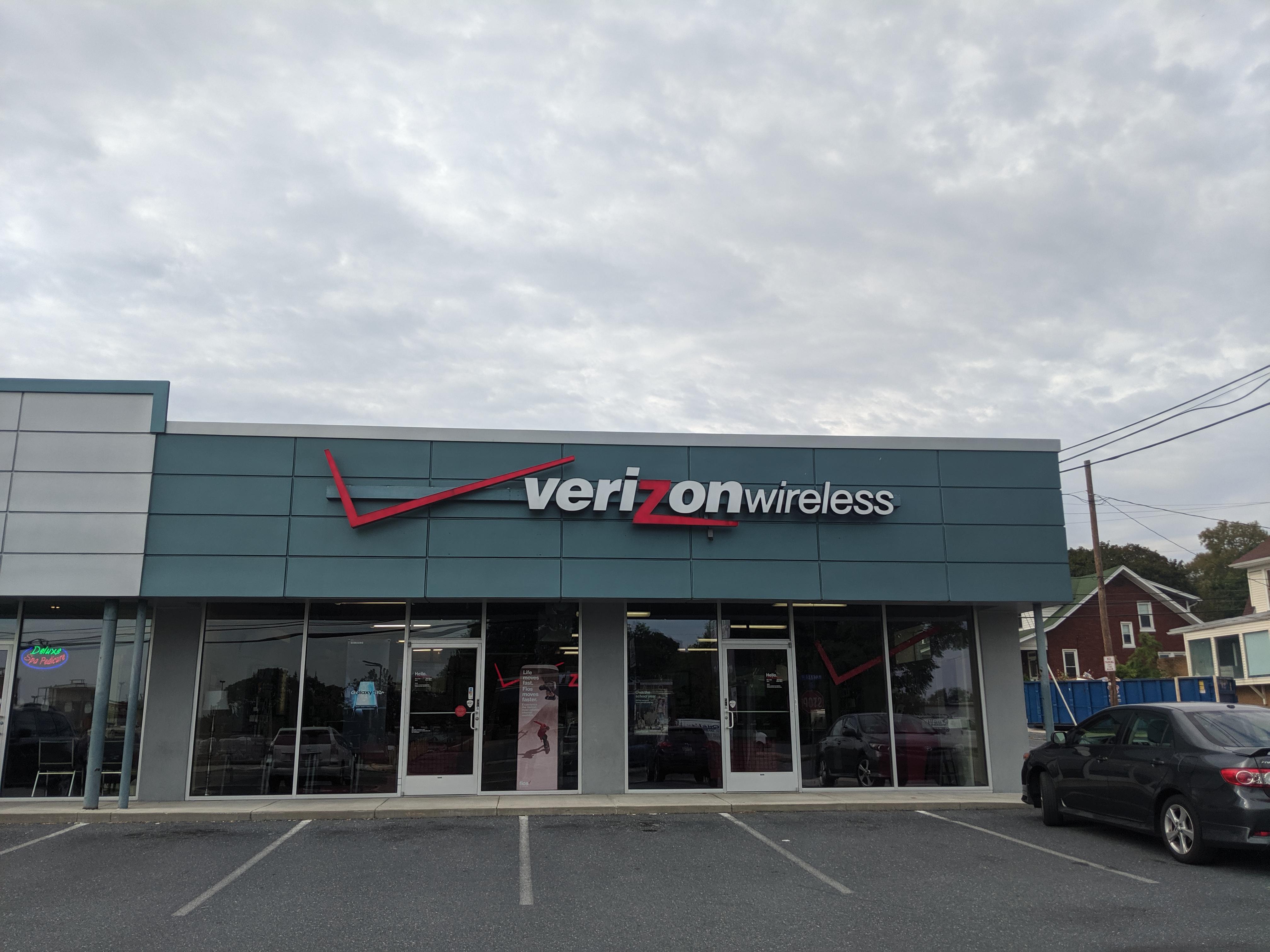 Verizon Authorized Retailer - TCC Photo