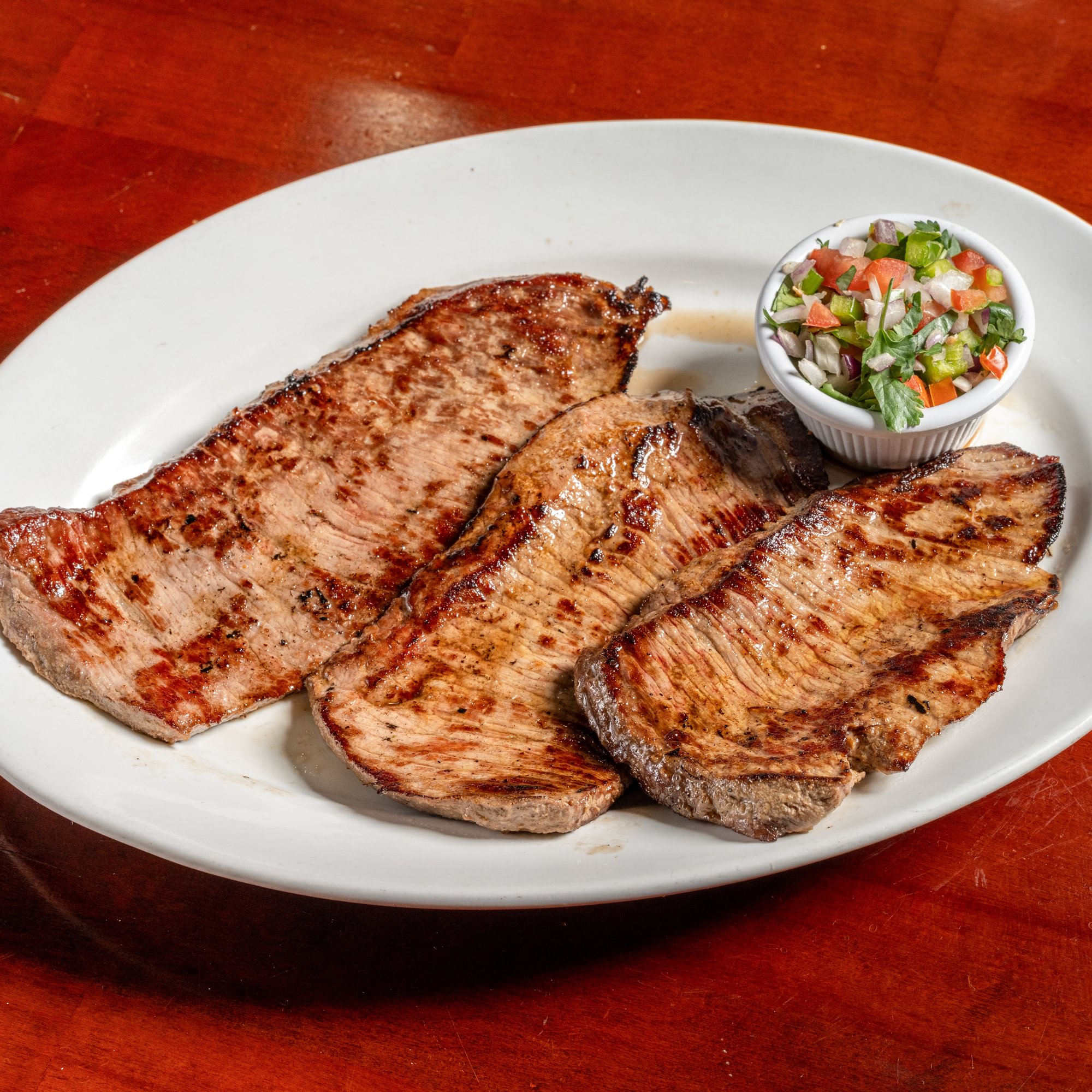 Carne Asada Con Chimole (Roasted Steak)
