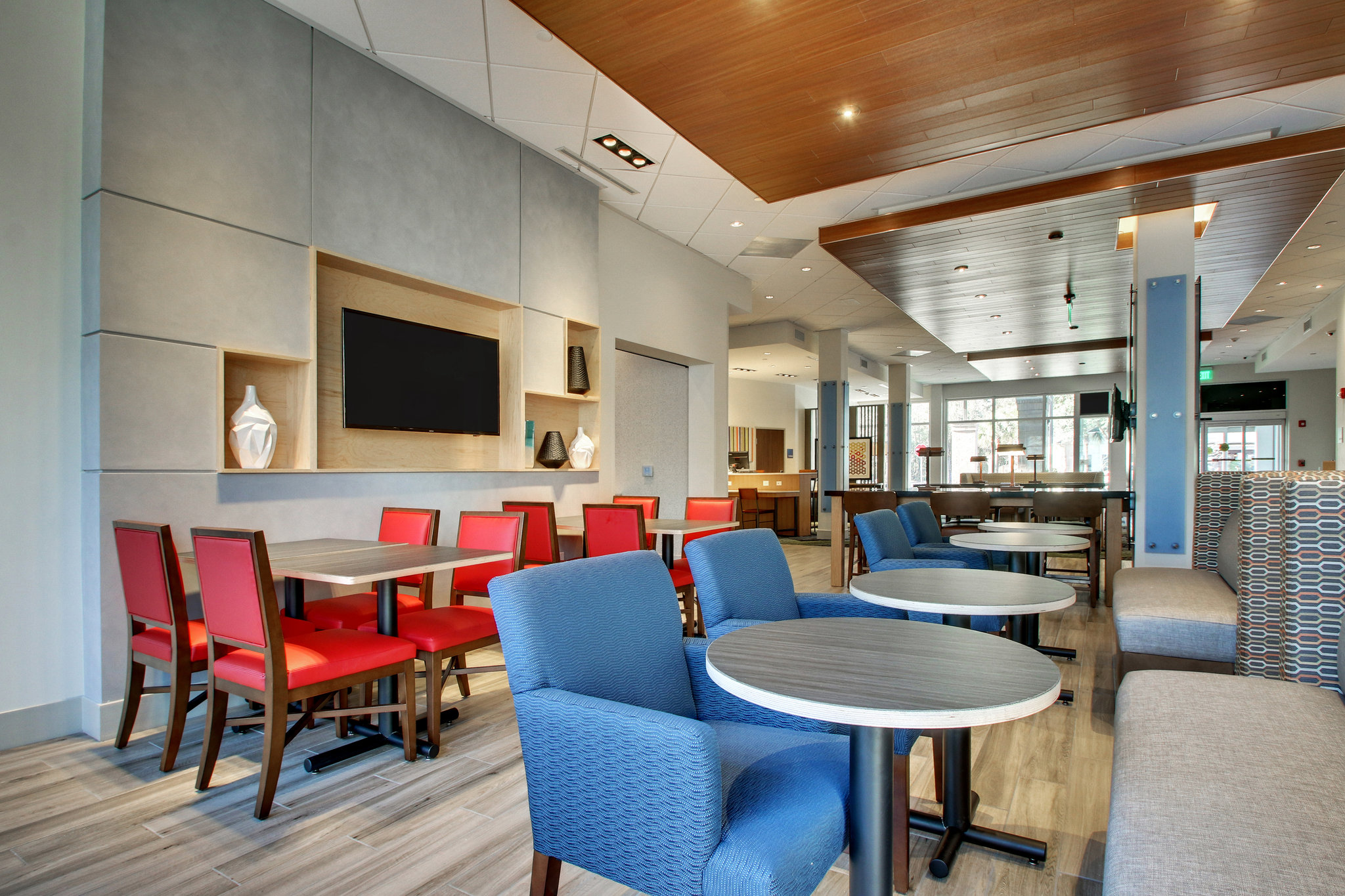 Holiday Inn Express & Suites Charleston NE Mt Pleasant Us17 by IHG Image