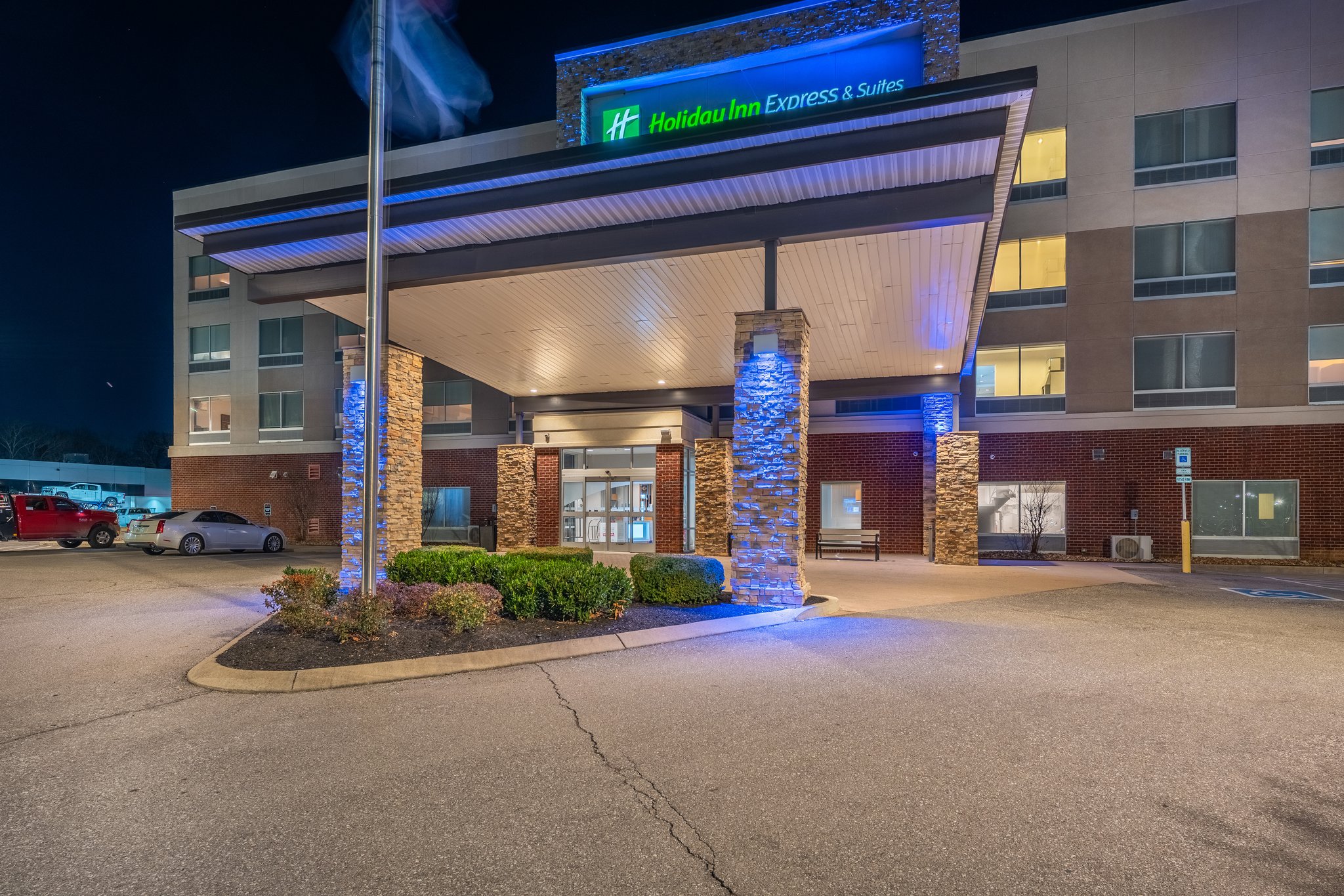 Holiday Inn Express & Suites Nashville North - Springfield by IHG Image
