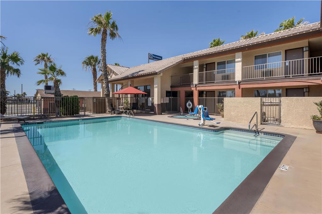 Best Western Desert Winds Image