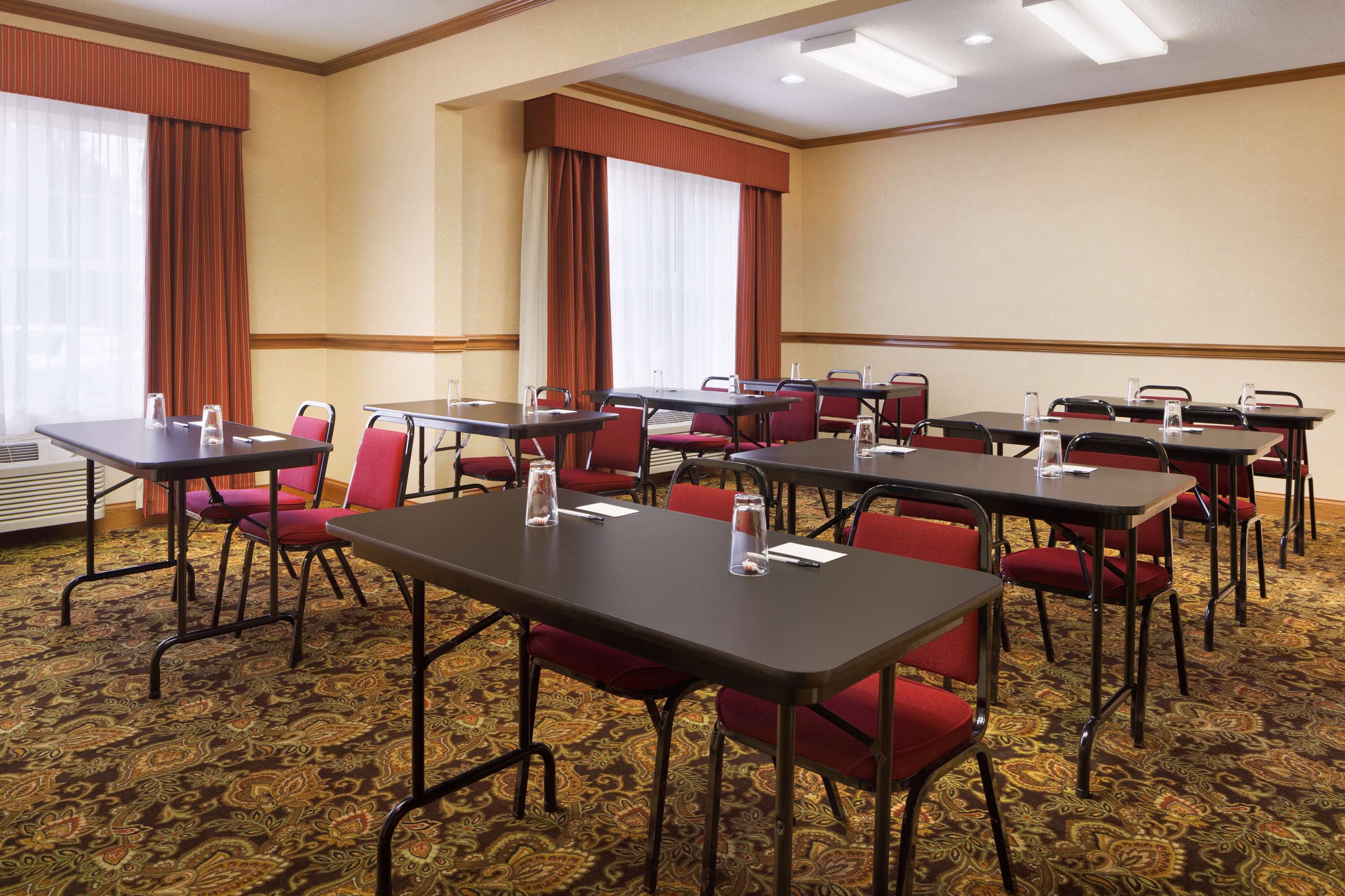 Country Inn & Suites by Radisson, Macedonia, OH Photo