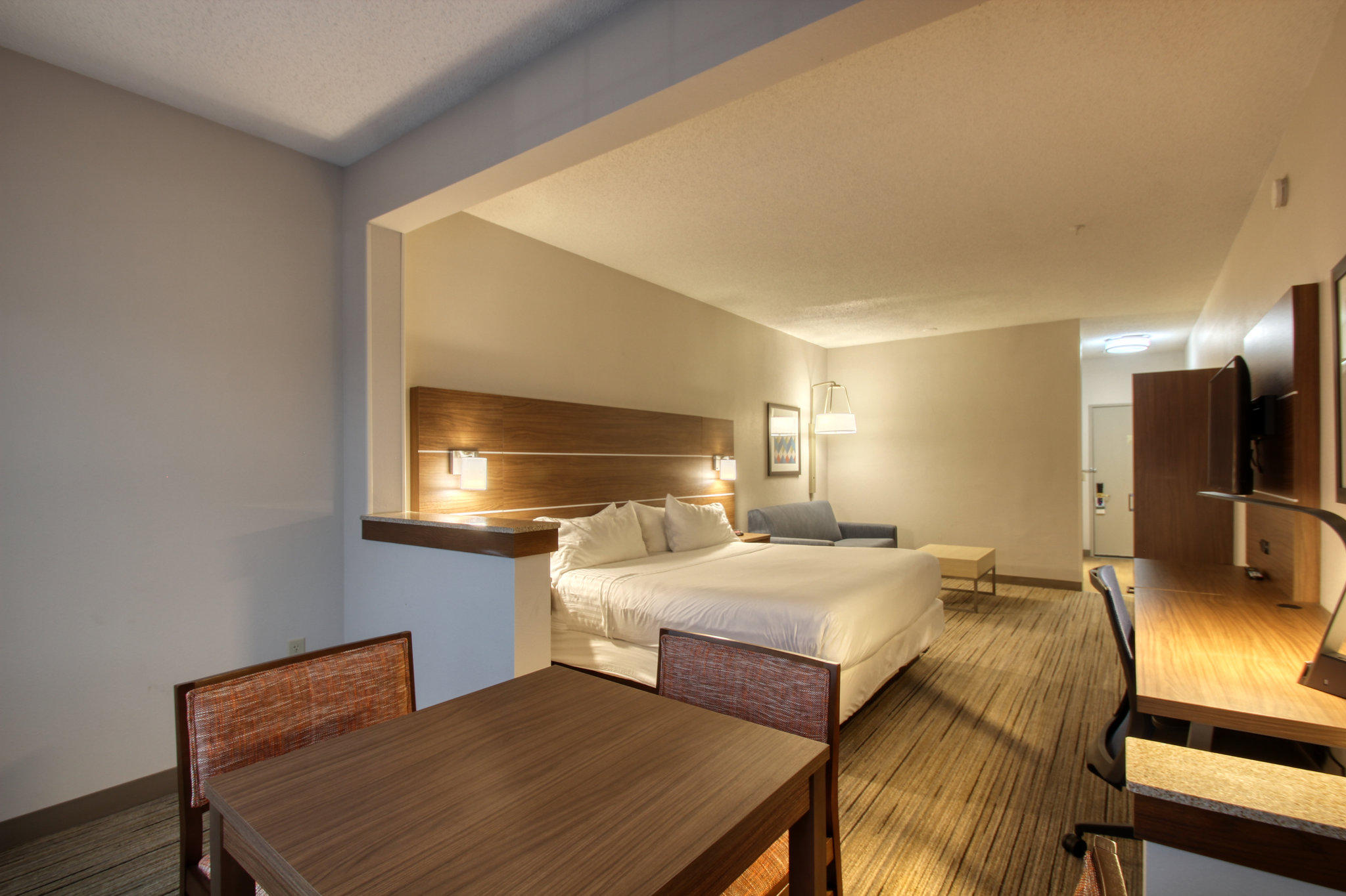 Holiday Inn Express & Suites Oshkosh-Sr 41 Photo