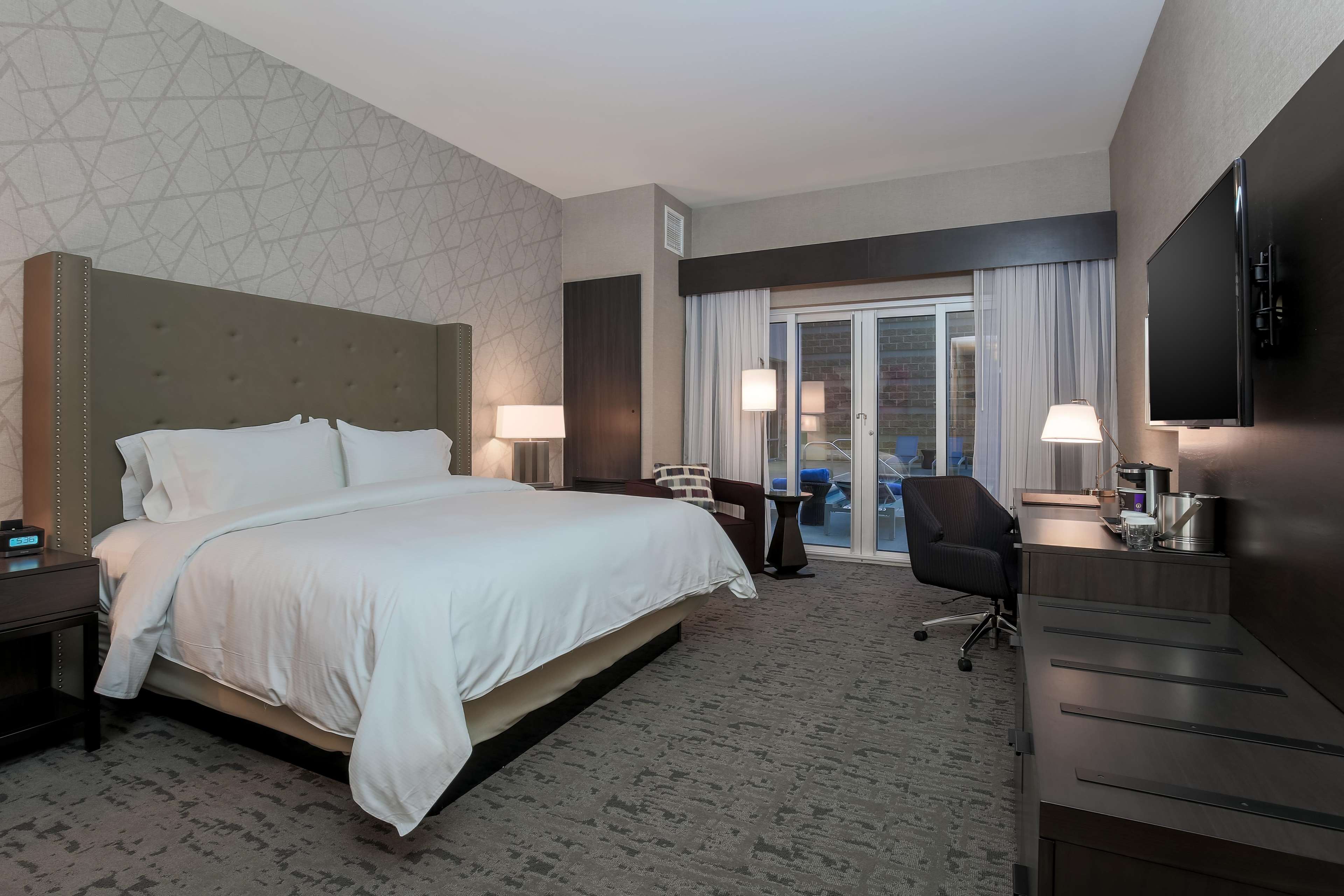 DoubleTree by Hilton Evansville Photo