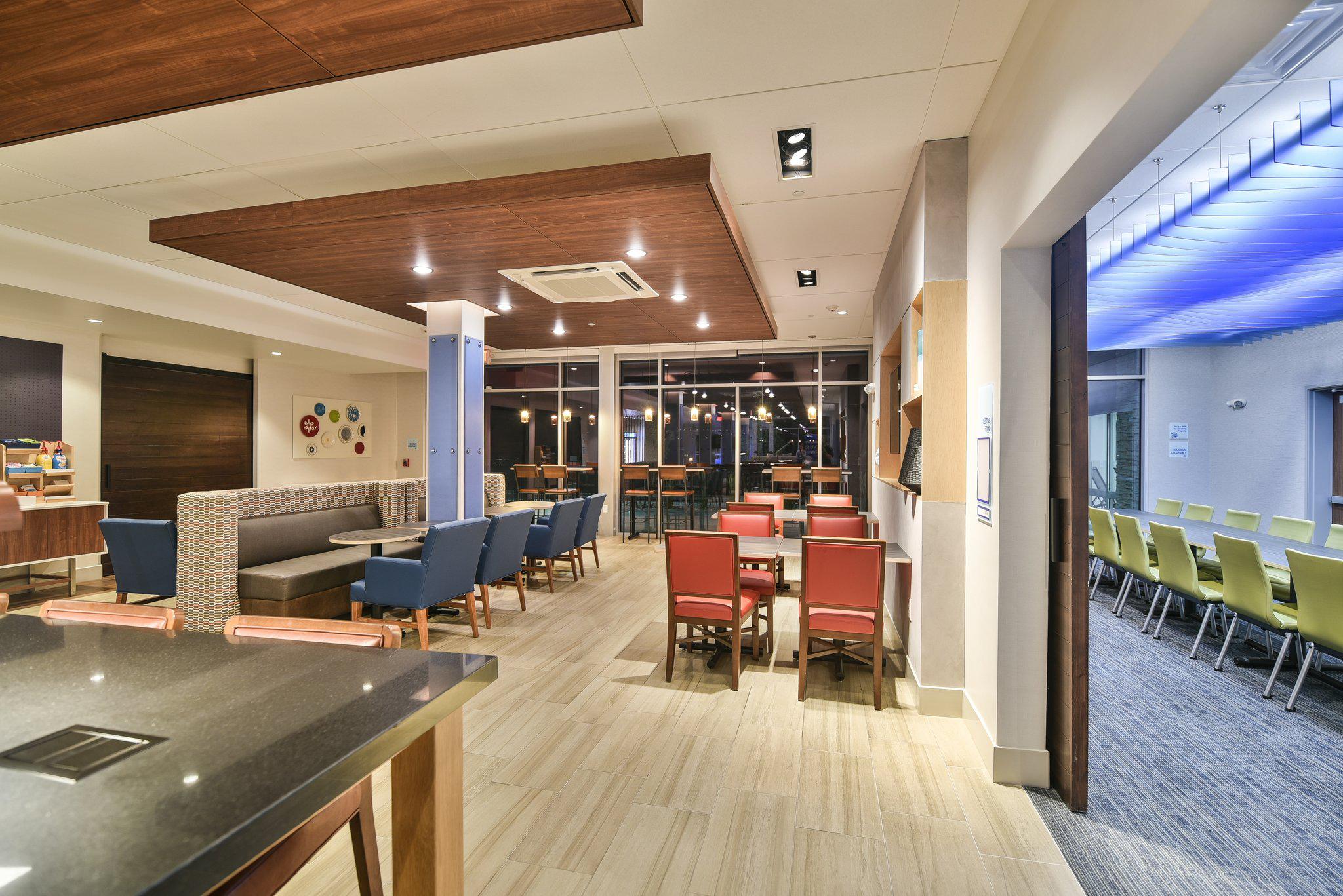 Holiday Inn Express & Suites Lehi - Thanksgiving Point Photo