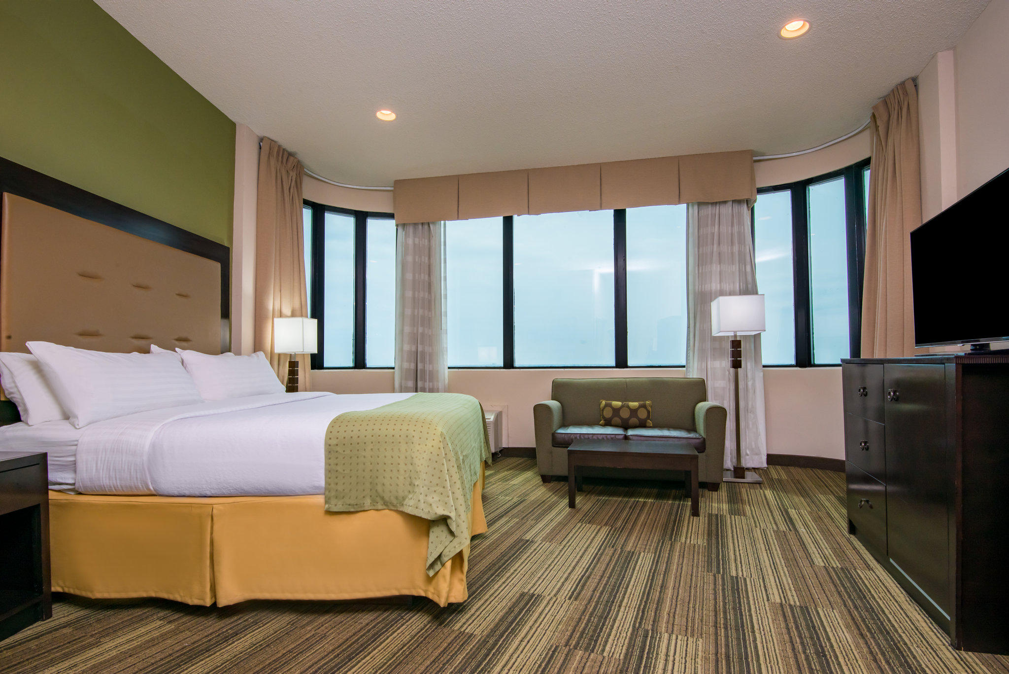 Holiday Inn New Orleans West Bank Tower Photo