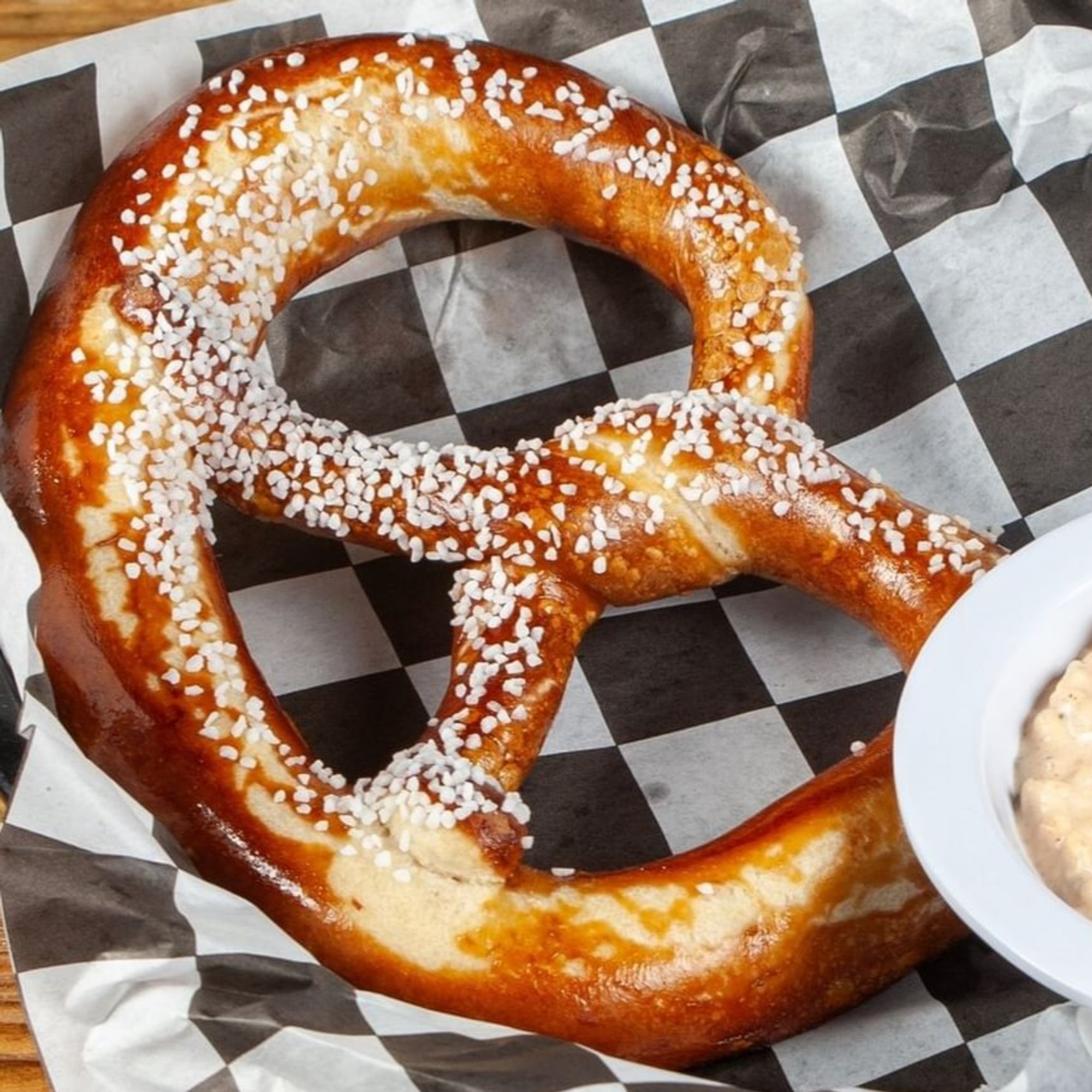 Pretzel & Mustard WXW