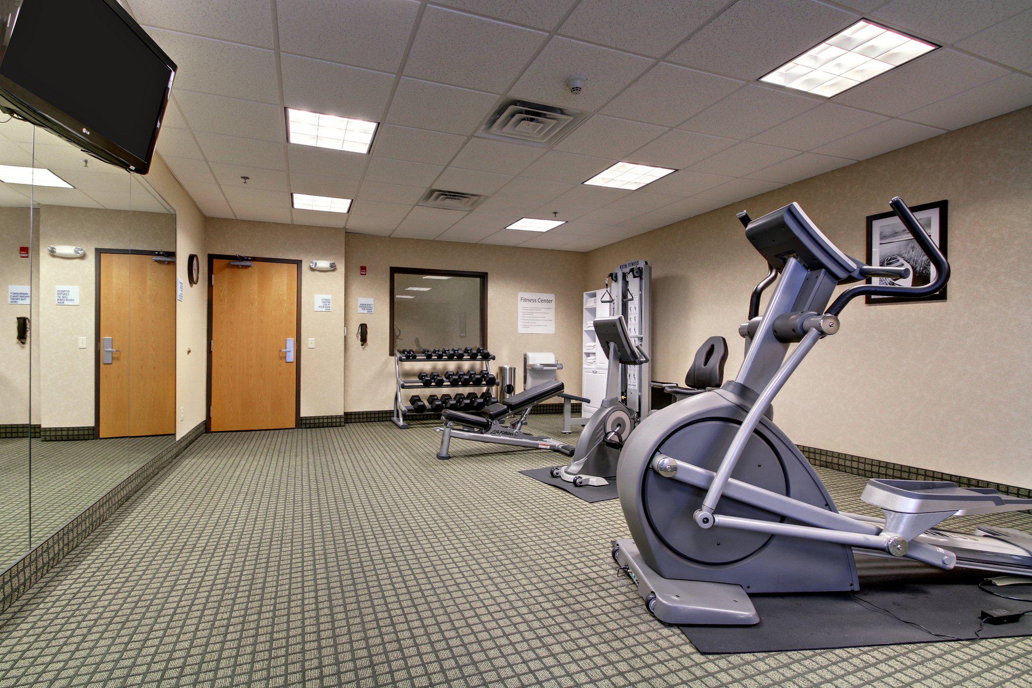 Holiday Inn Express & Suites Peru - Lasalle Area Photo