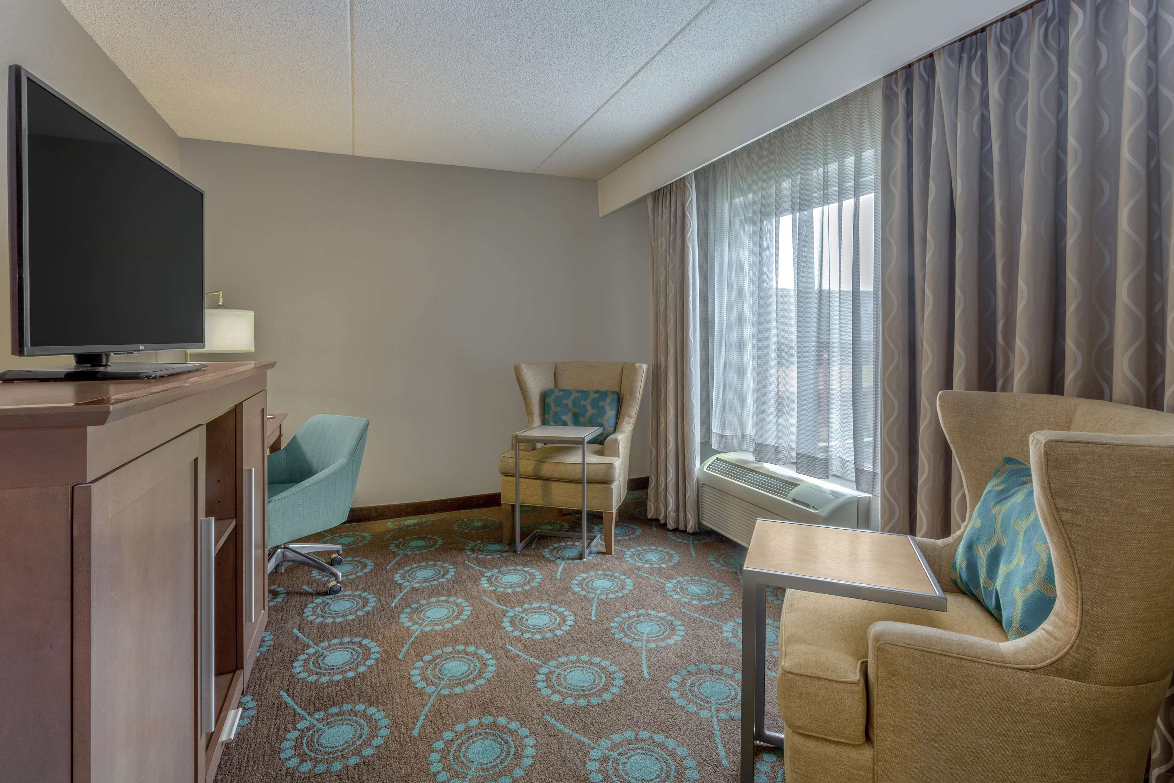 Hampton Inn Bloomington Photo