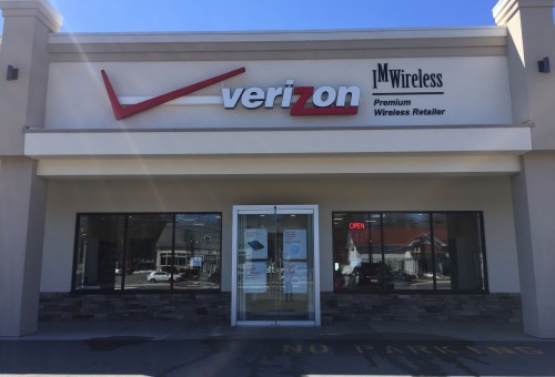 Verizon Authorized Retailer - IM Wireless Photo