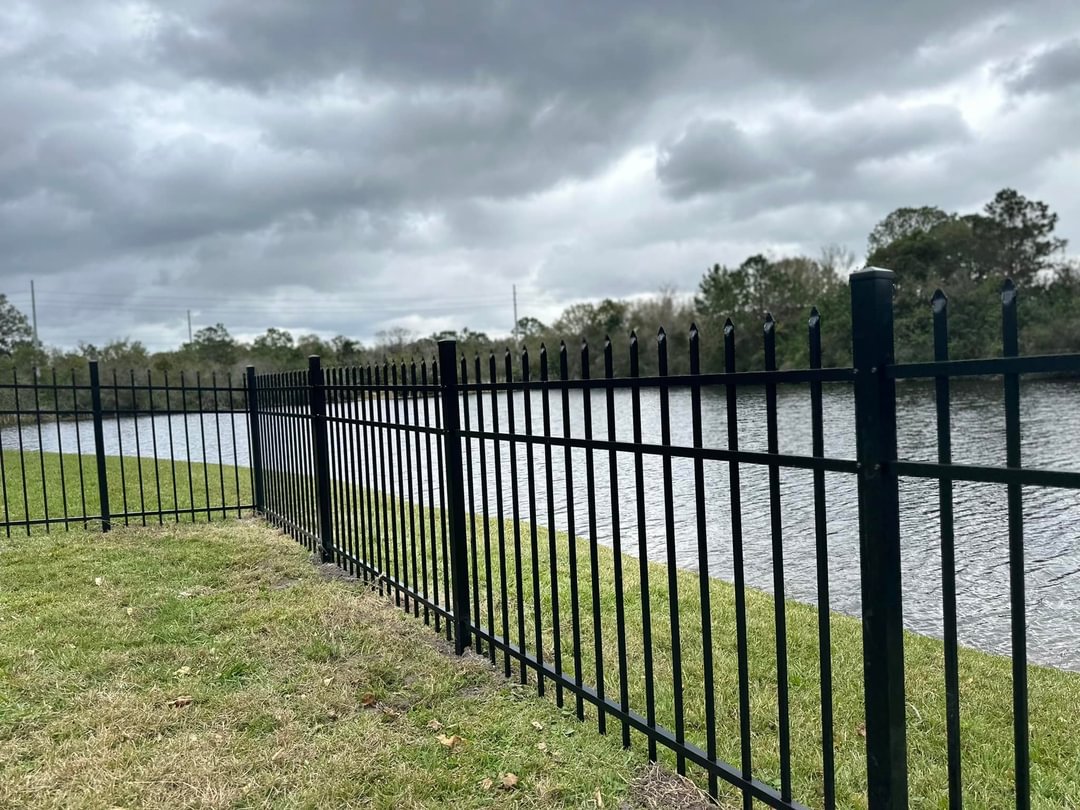Top Rail Fence Pompano Beach Image