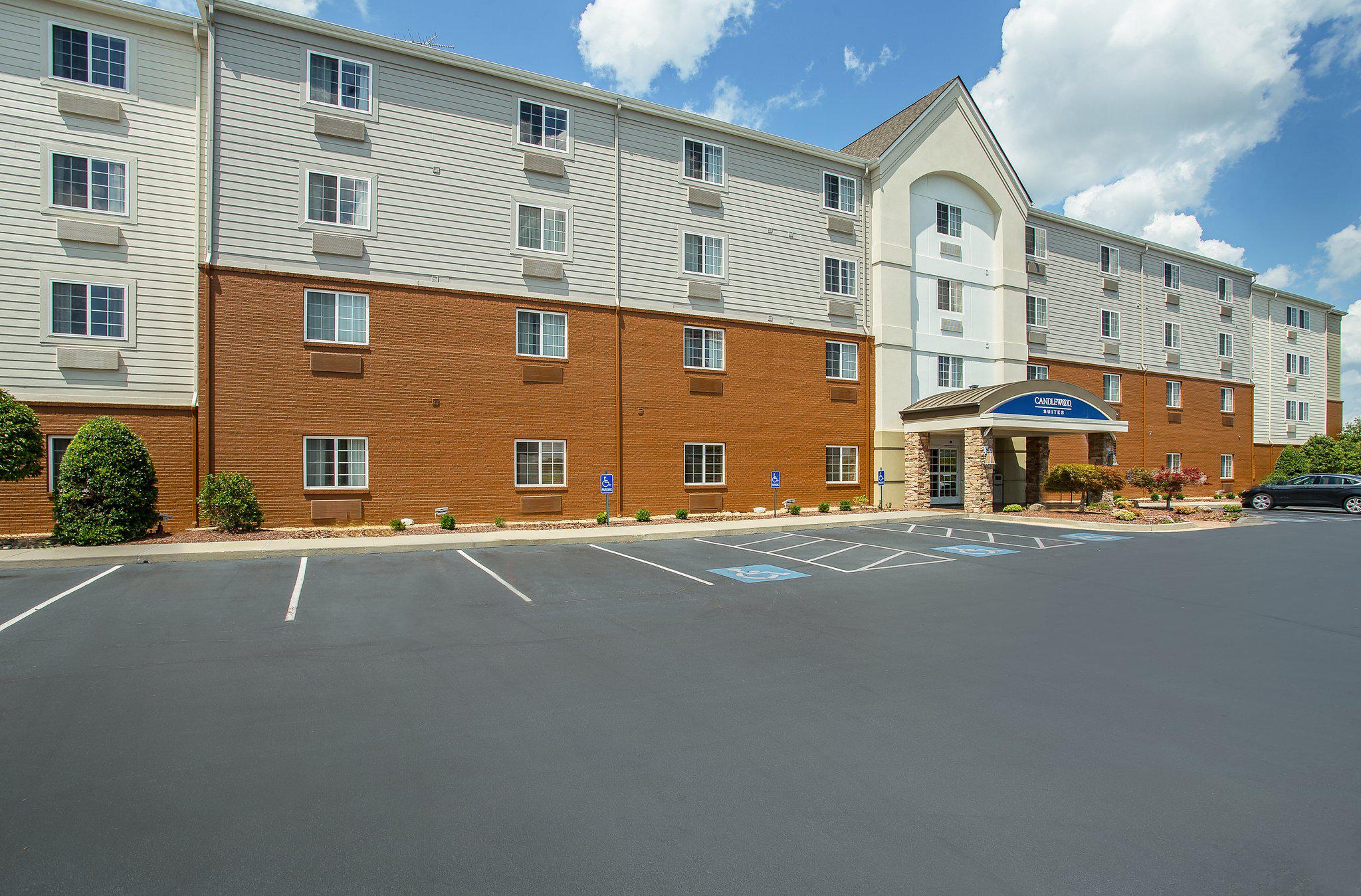 Candlewood Suites Bowling Green Photo