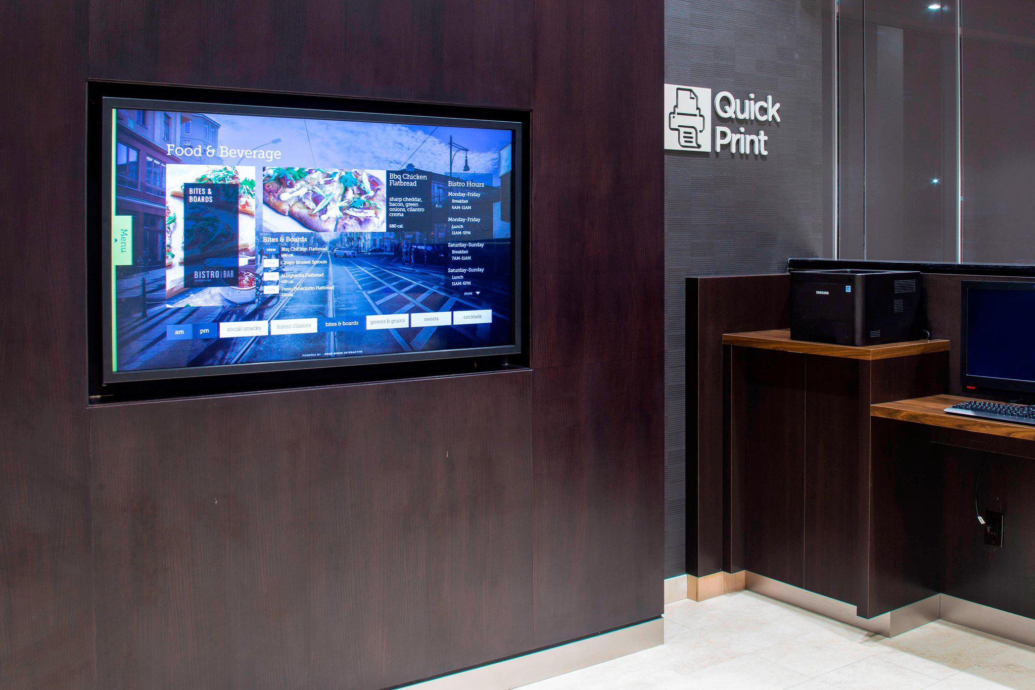 Courtyard by Marriott New York Queens/Fresh Meadows Photo