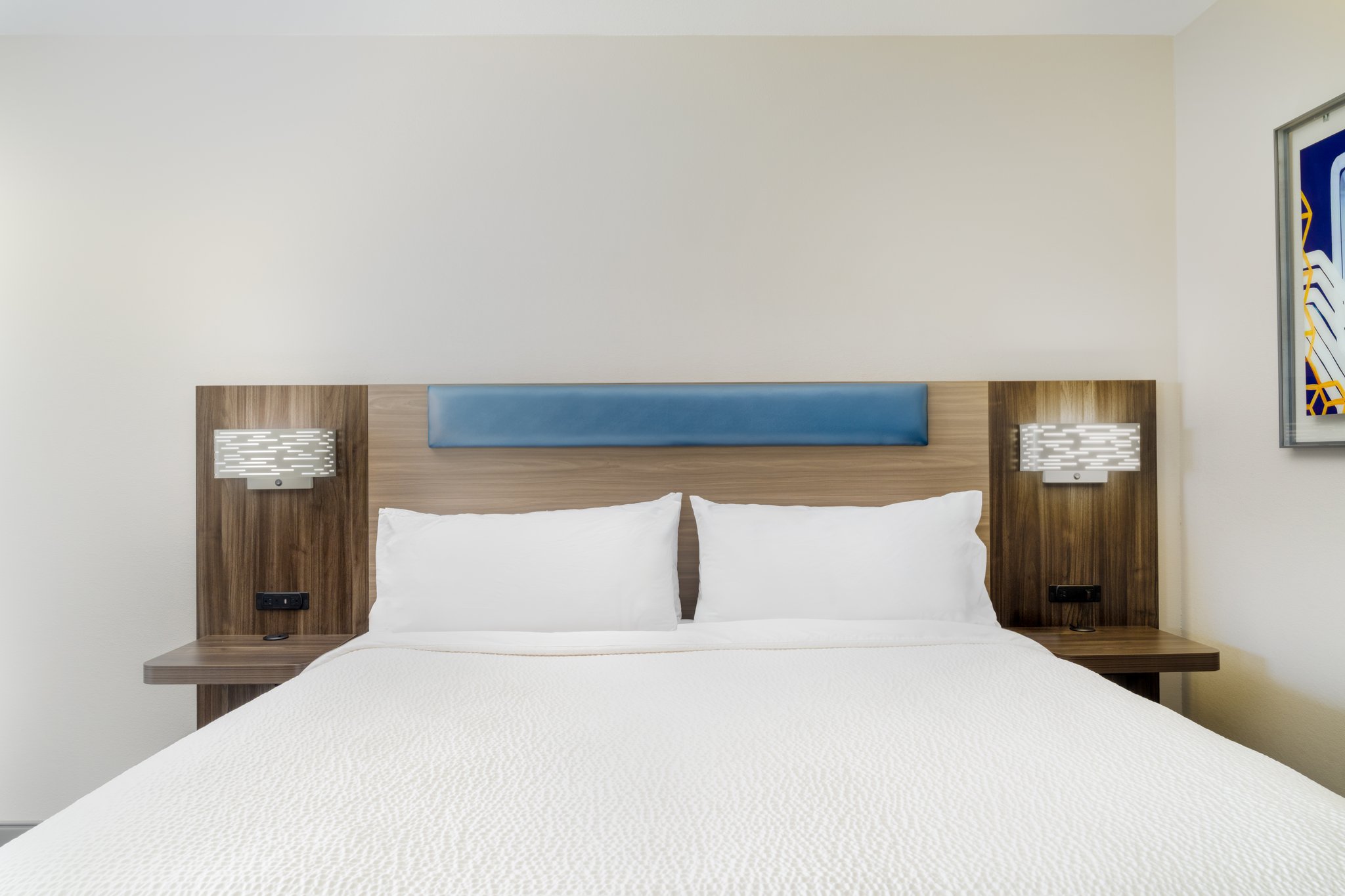 Holiday Inn Express & Suites Pratt by IHG Image